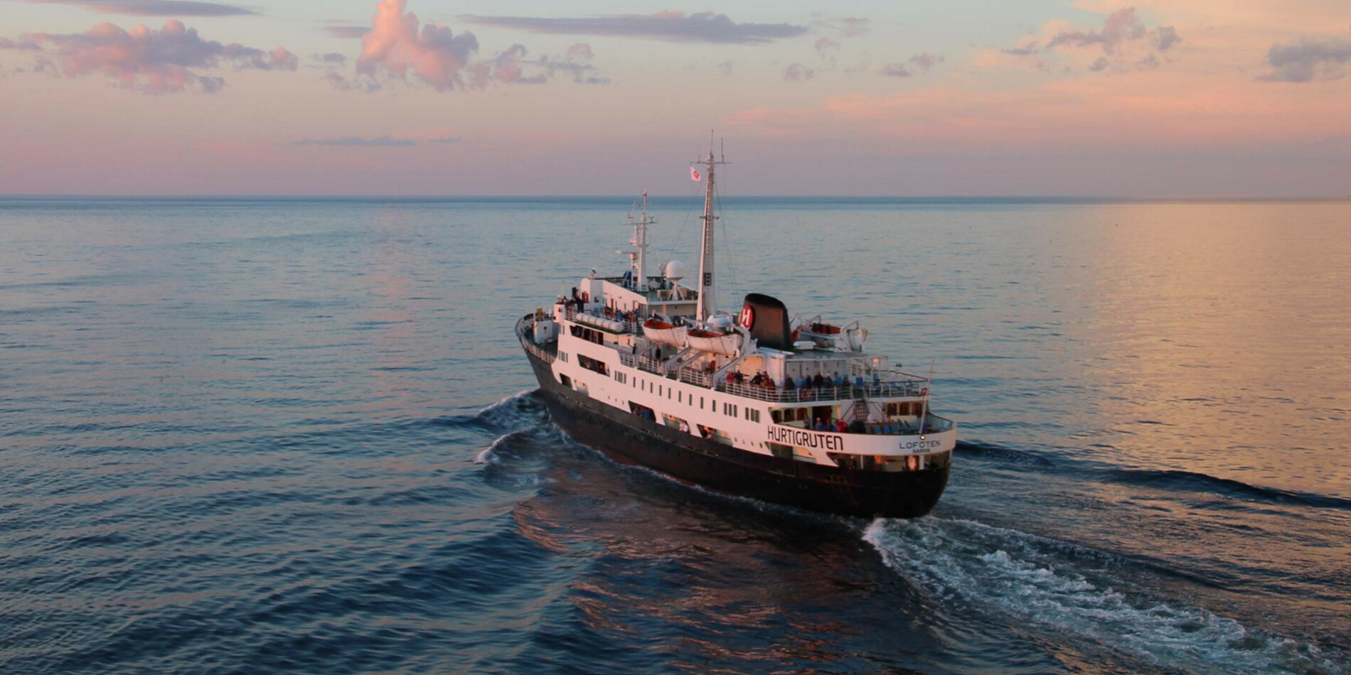 A photo of the MS Lofoten cruise ship