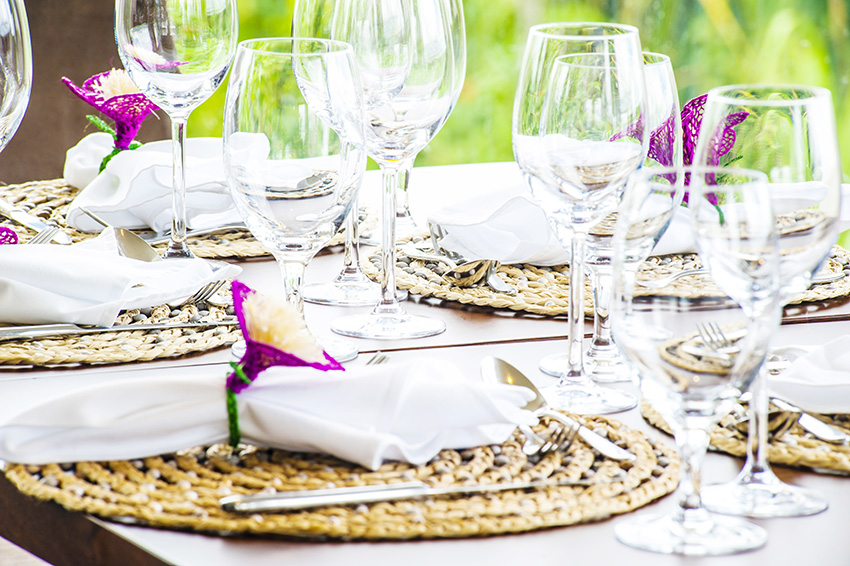 Aqua Expeditions Aria Amazon Dining Room 2.jpg