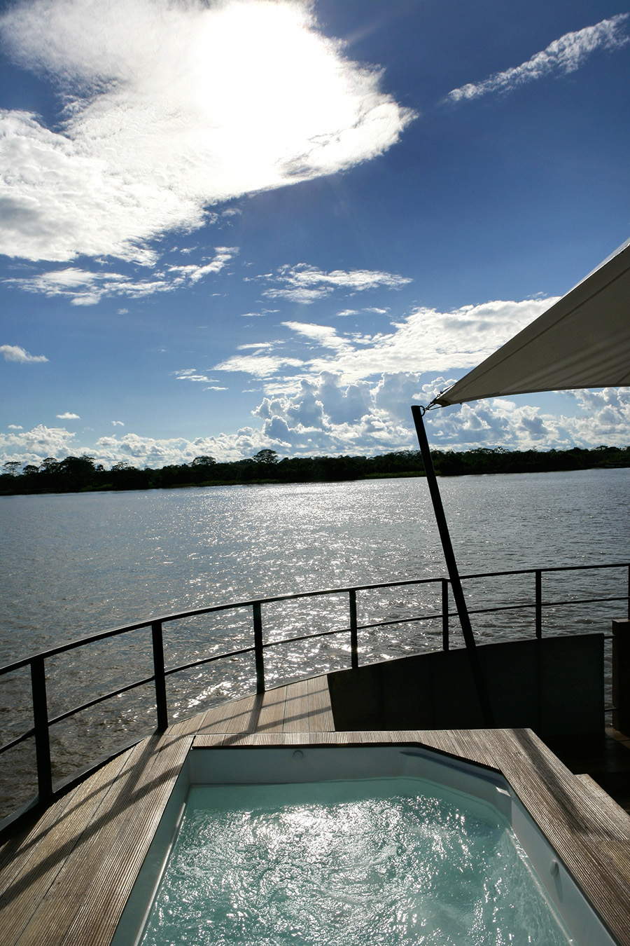 Aqua Expeditions Aria Amazon Jacuzzi.jpg