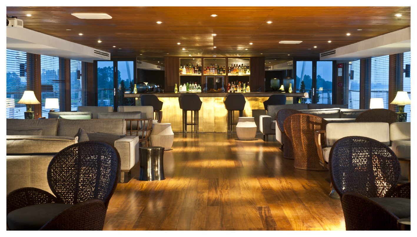 Aqua Expeditions Aqua Mekong Indoor Lounge.jpg