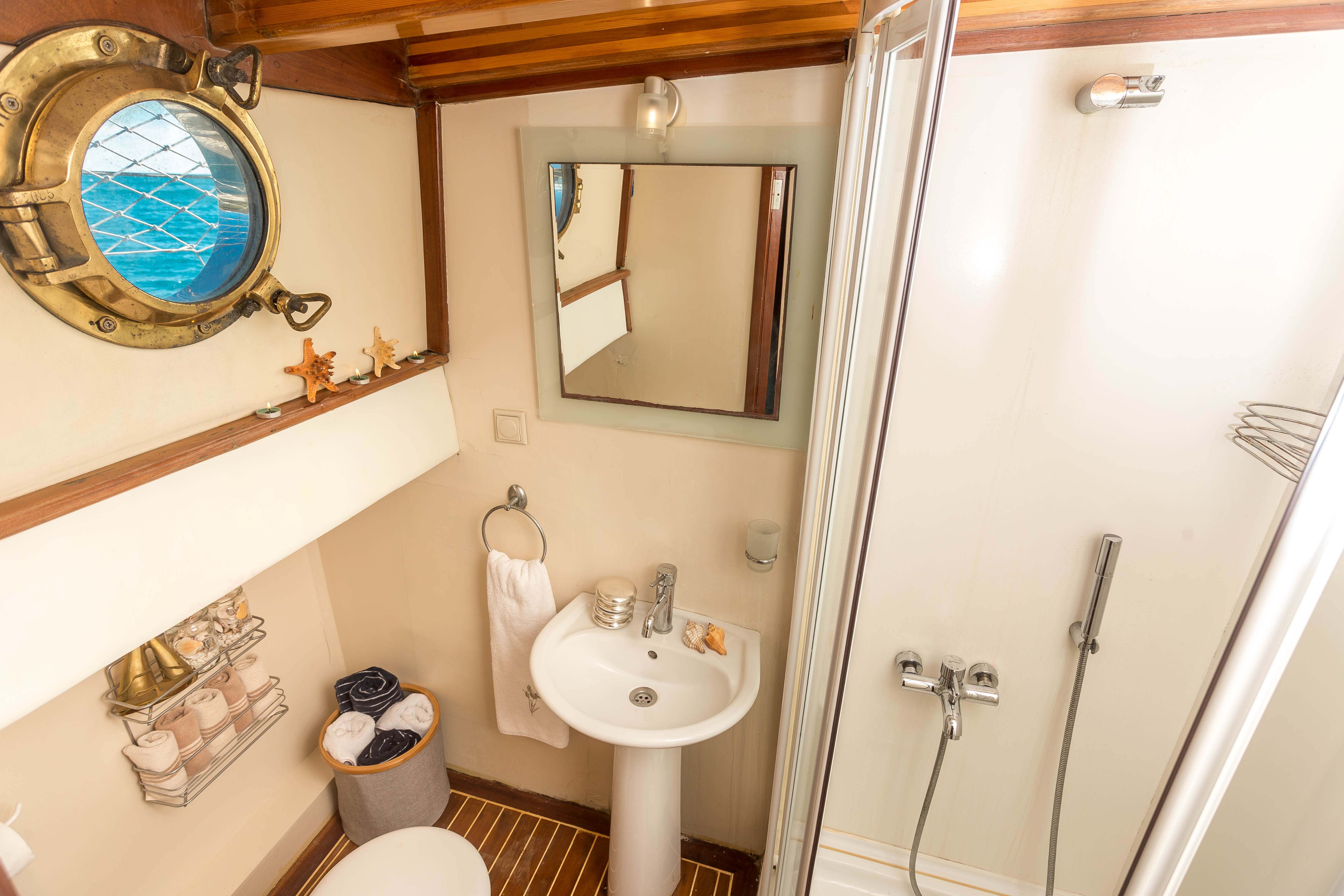 DM Yachting Adatepe 4 Bathroom.jpg