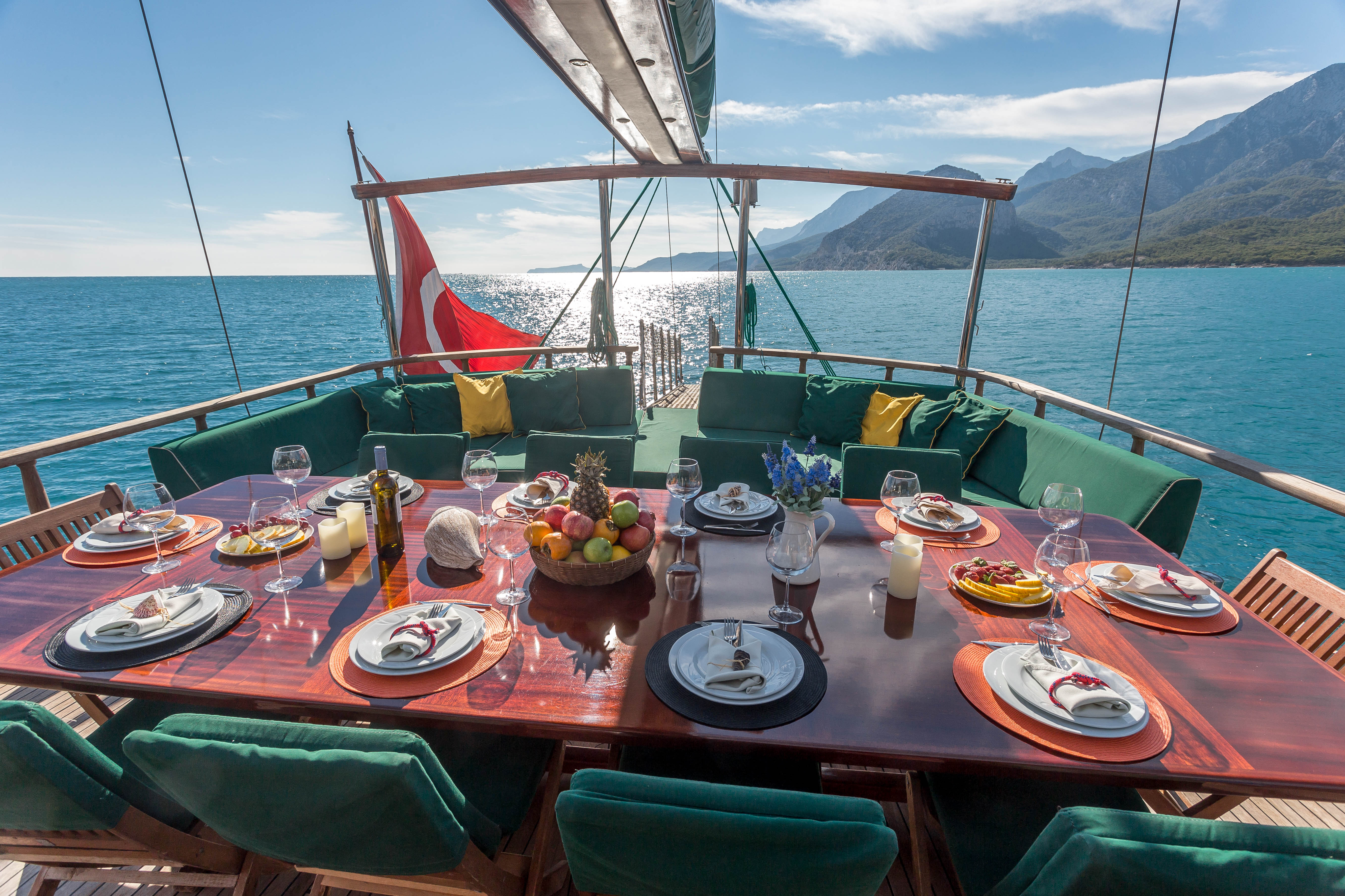 DM Yachting Adatepe 4 Dining 1.jpg