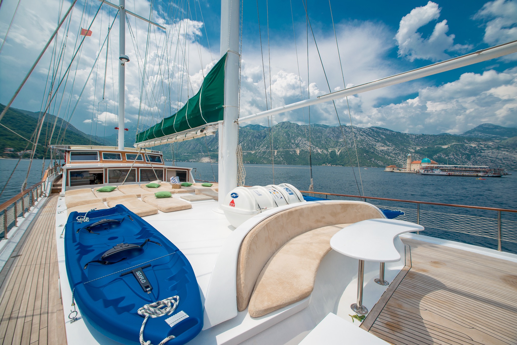 DM Yachting Sadri Usta Deck1.jpg