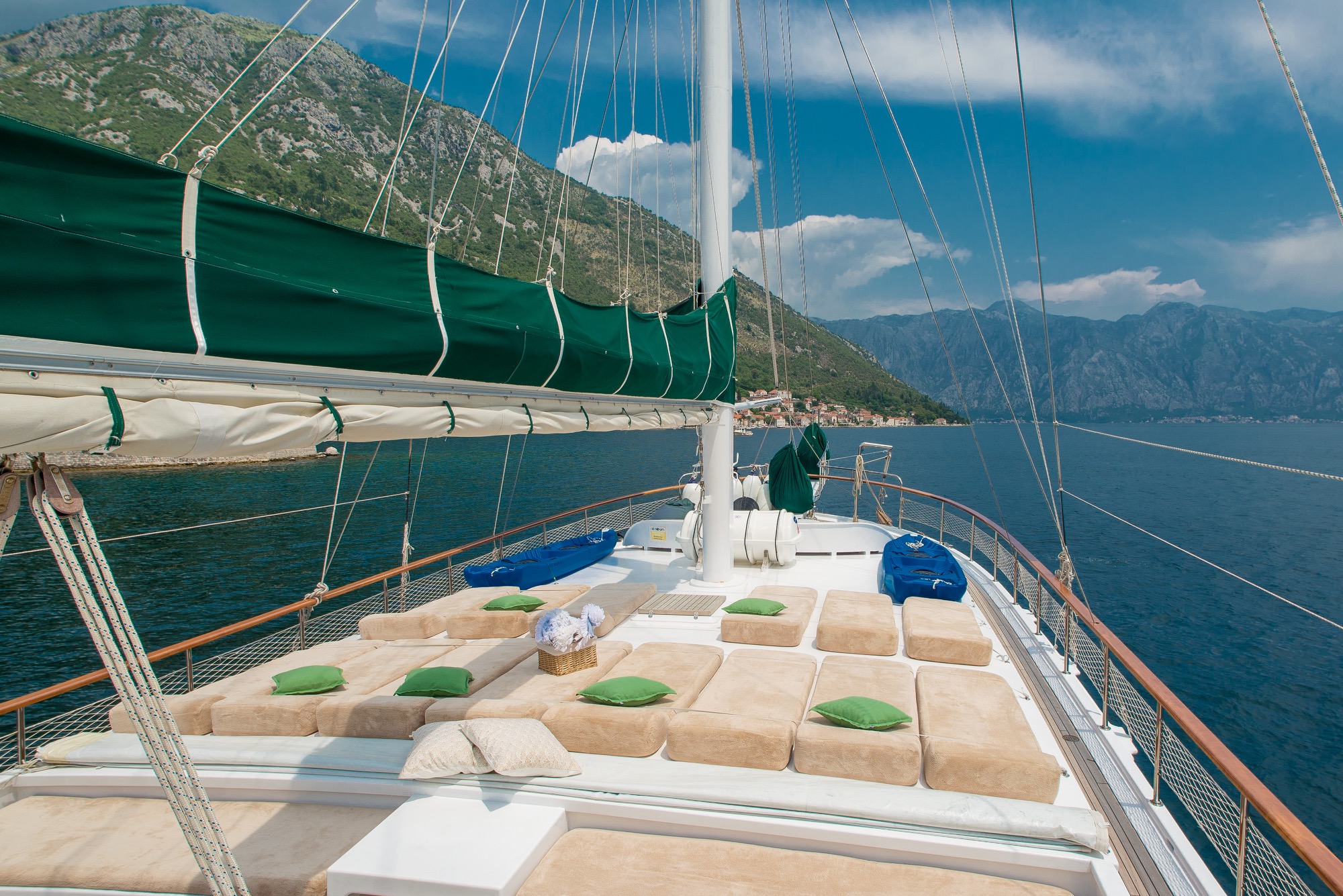 DM Yachting Sadri Usta Deck.jpg