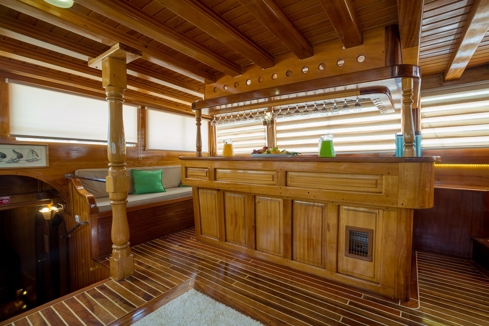 DM Yachting Sadri Usta Saloon2.jpg