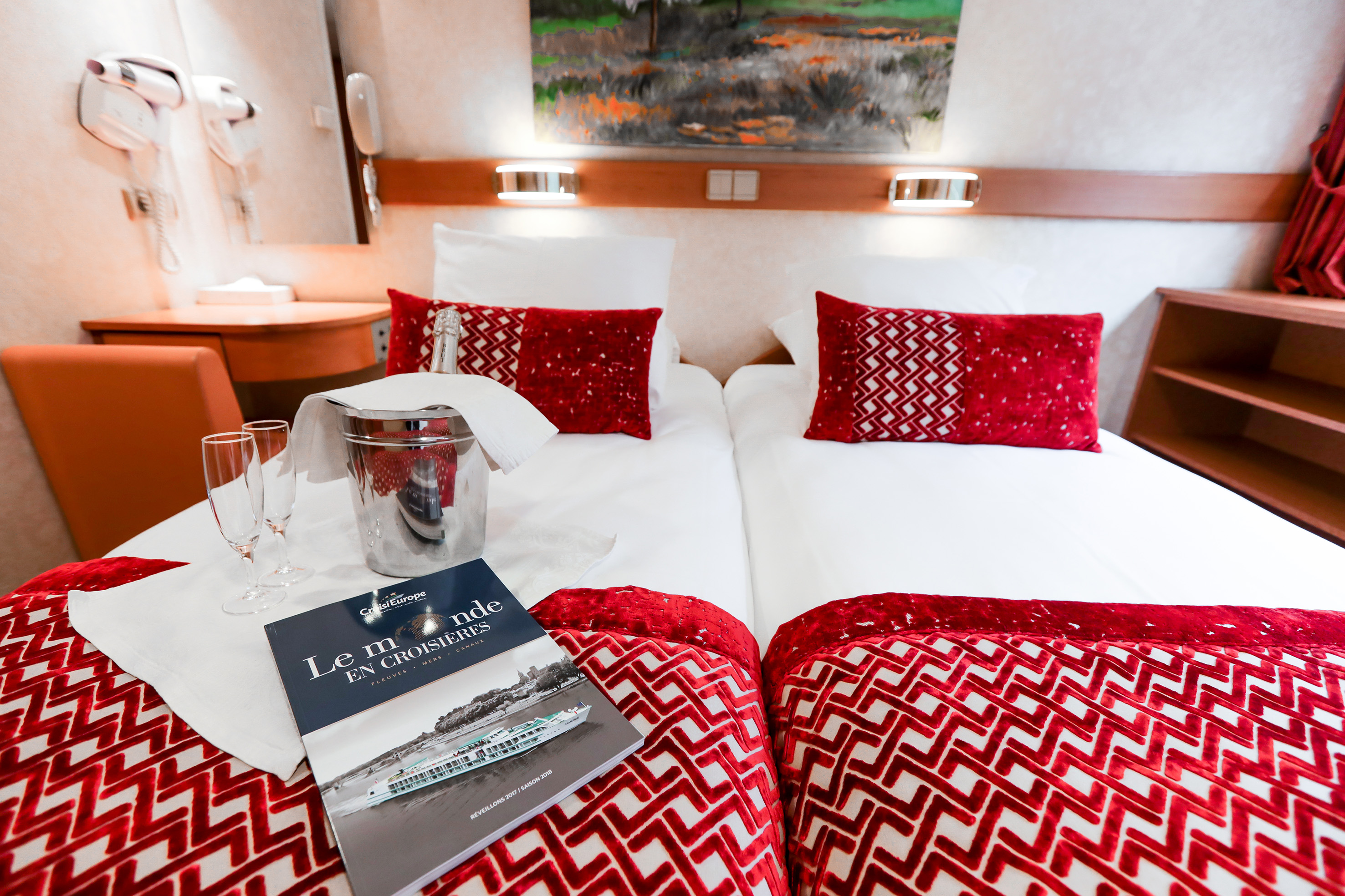 CroisiEurope MS Princesse d'Aquitaine Cabin 9.jpg