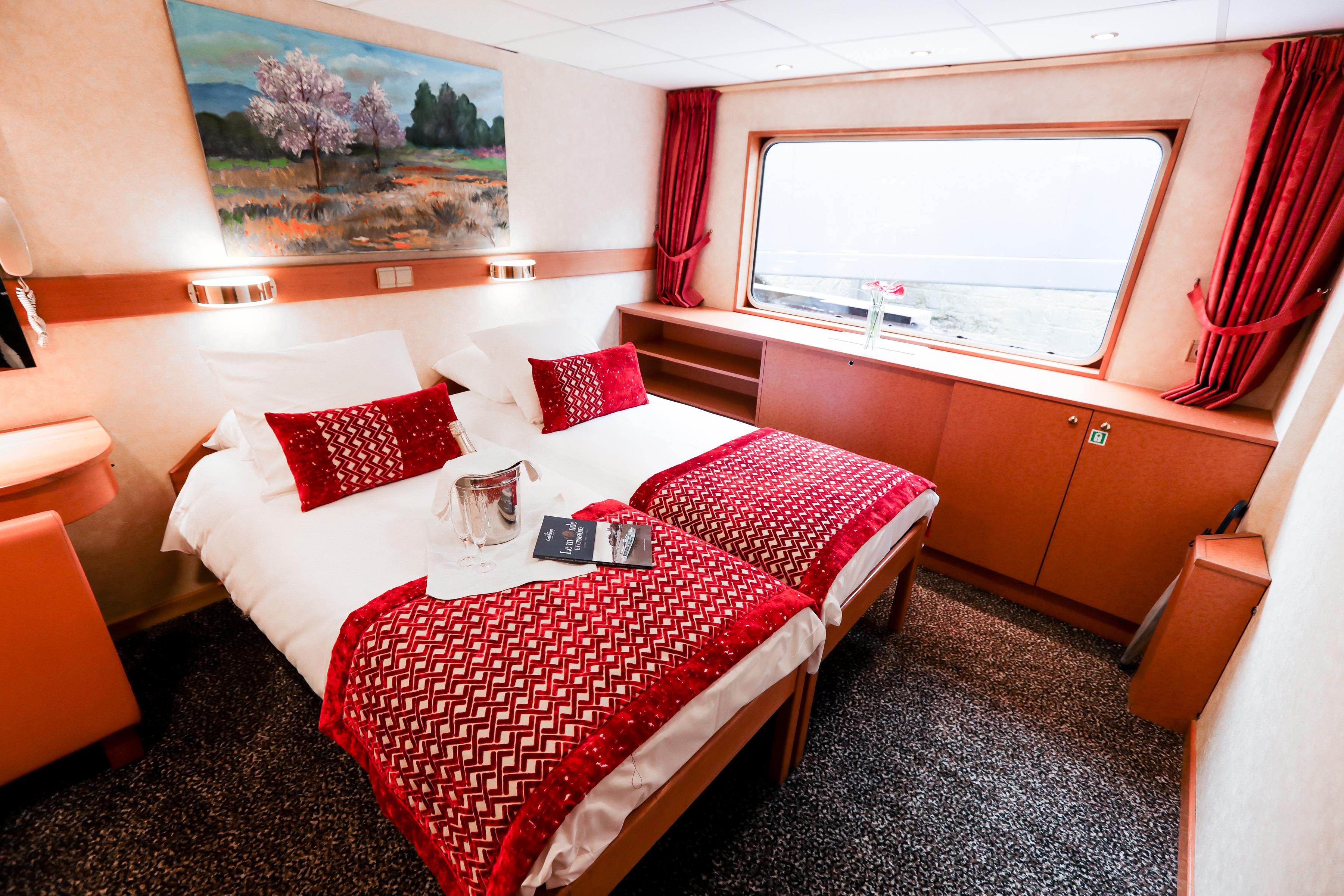 CroisiEurope MS Princesse d'Aquitaine Cabin 6.jpg