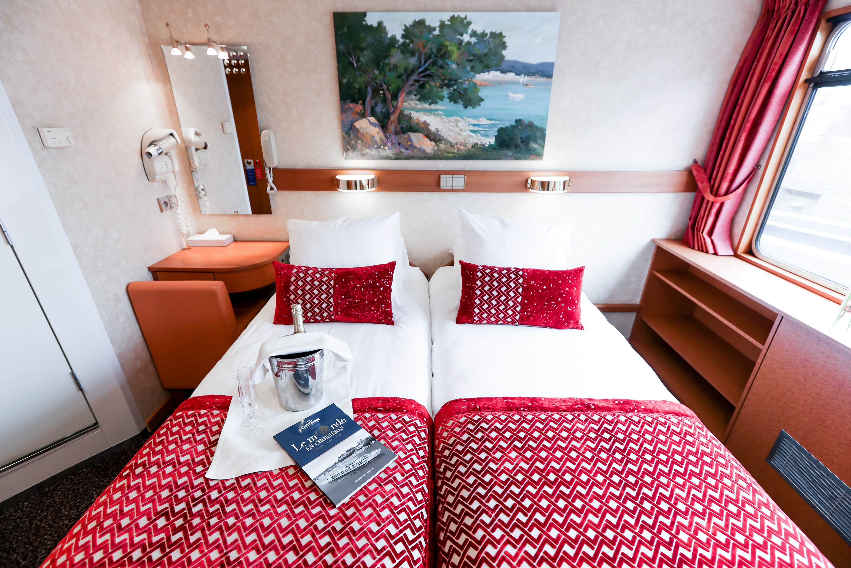 CroisiEurope MS Princesse d'Aquitaine Cabin 5.jpg