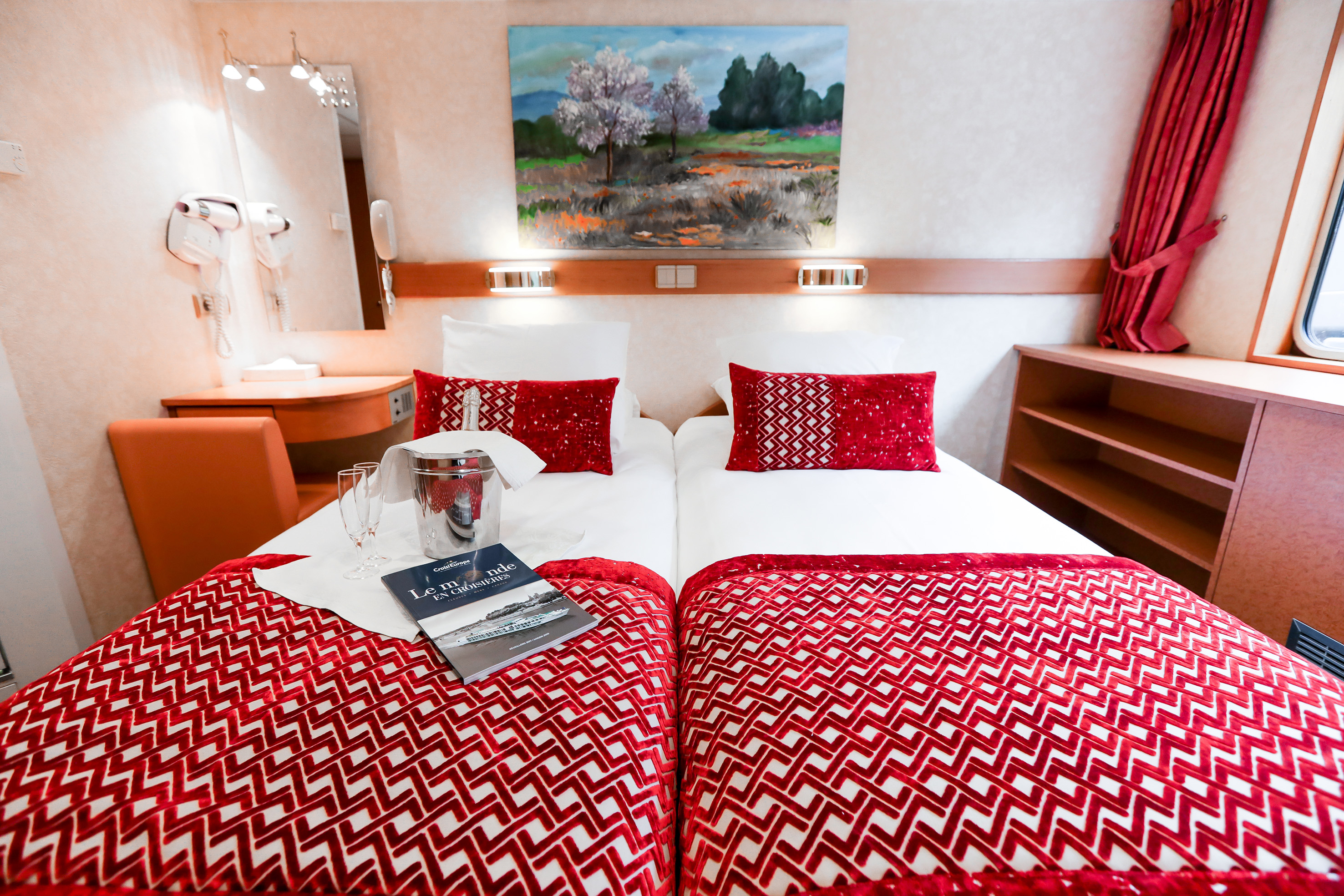 CroisiEurope MS Princesse d'Aquitaine Cabin 1.jpg