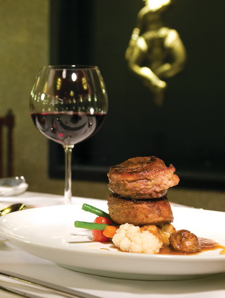 APT Guided Tours & River Cruises RV Apsara Apsara Restaurant 3.png