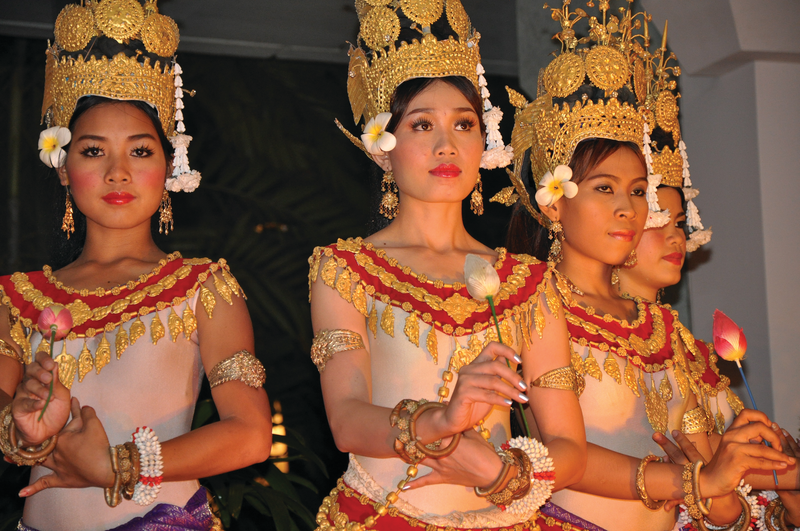 APT Guided Tours & River Cruises RV Apsara Apsara Entertainment 2.png
