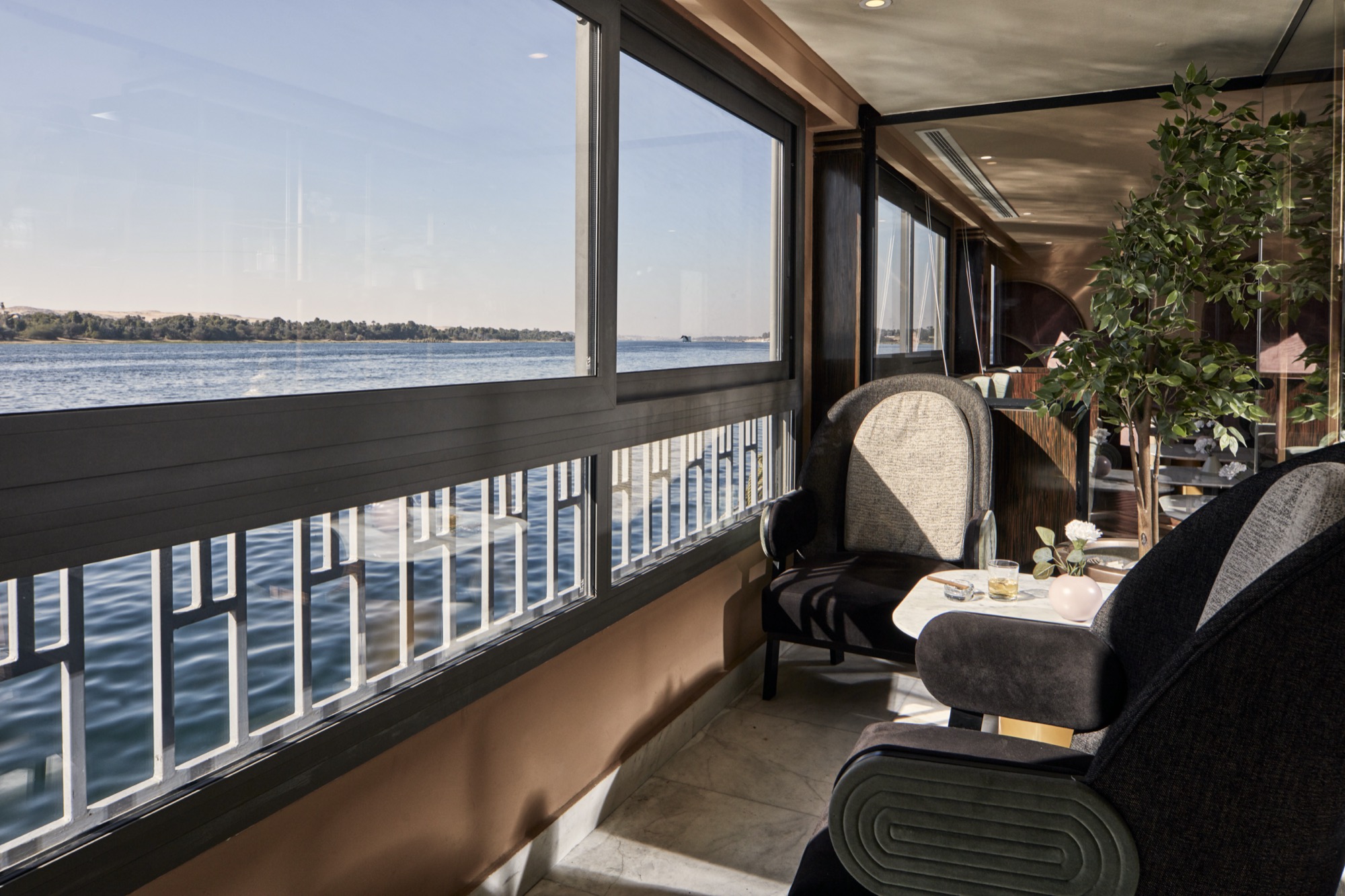 Discover Egypt MS Tulip smoking area - lounge bar.jpg