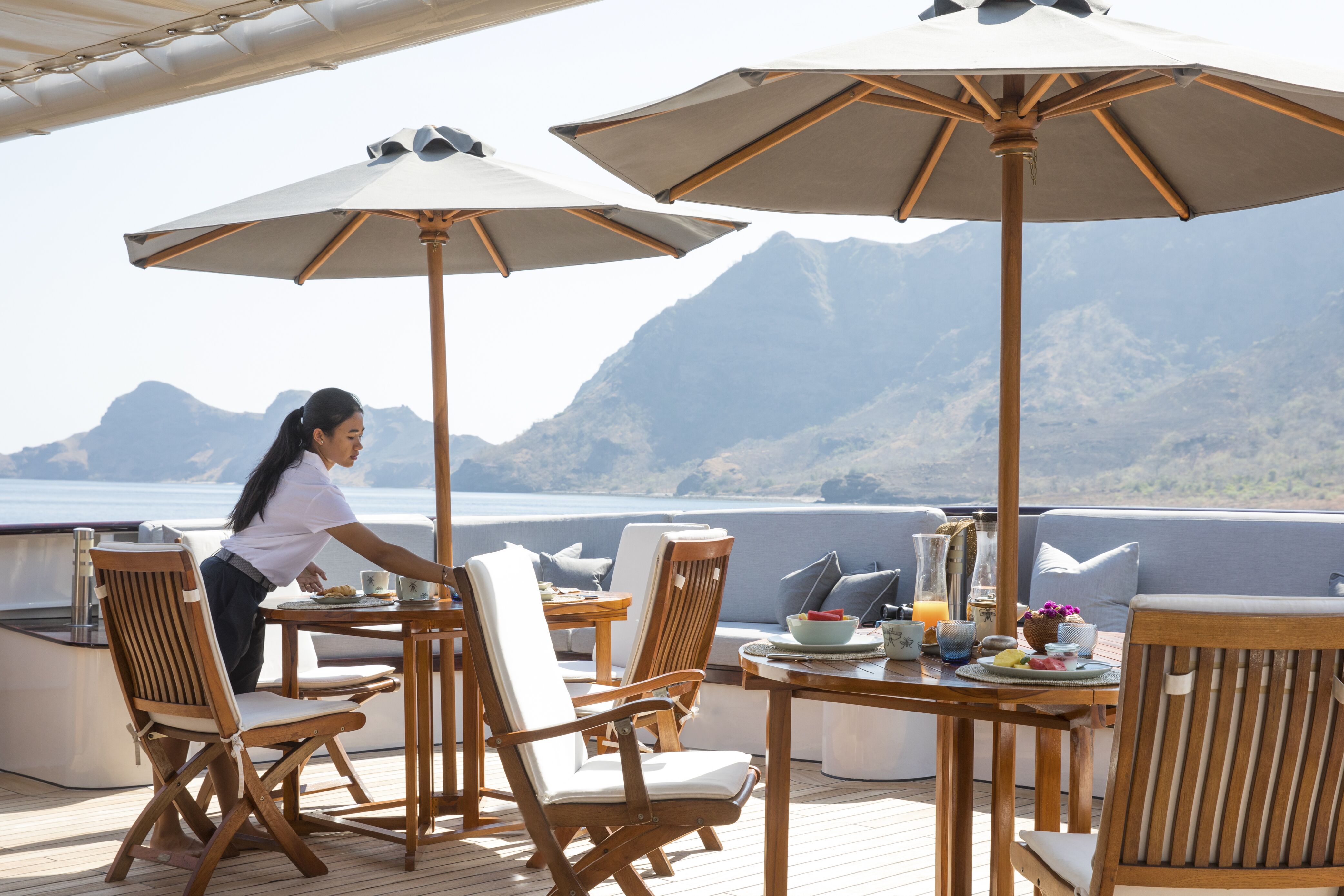 Aqua Expeditions - Aqua Blu - Sun Deck Breakfast Alfresco.jpeg