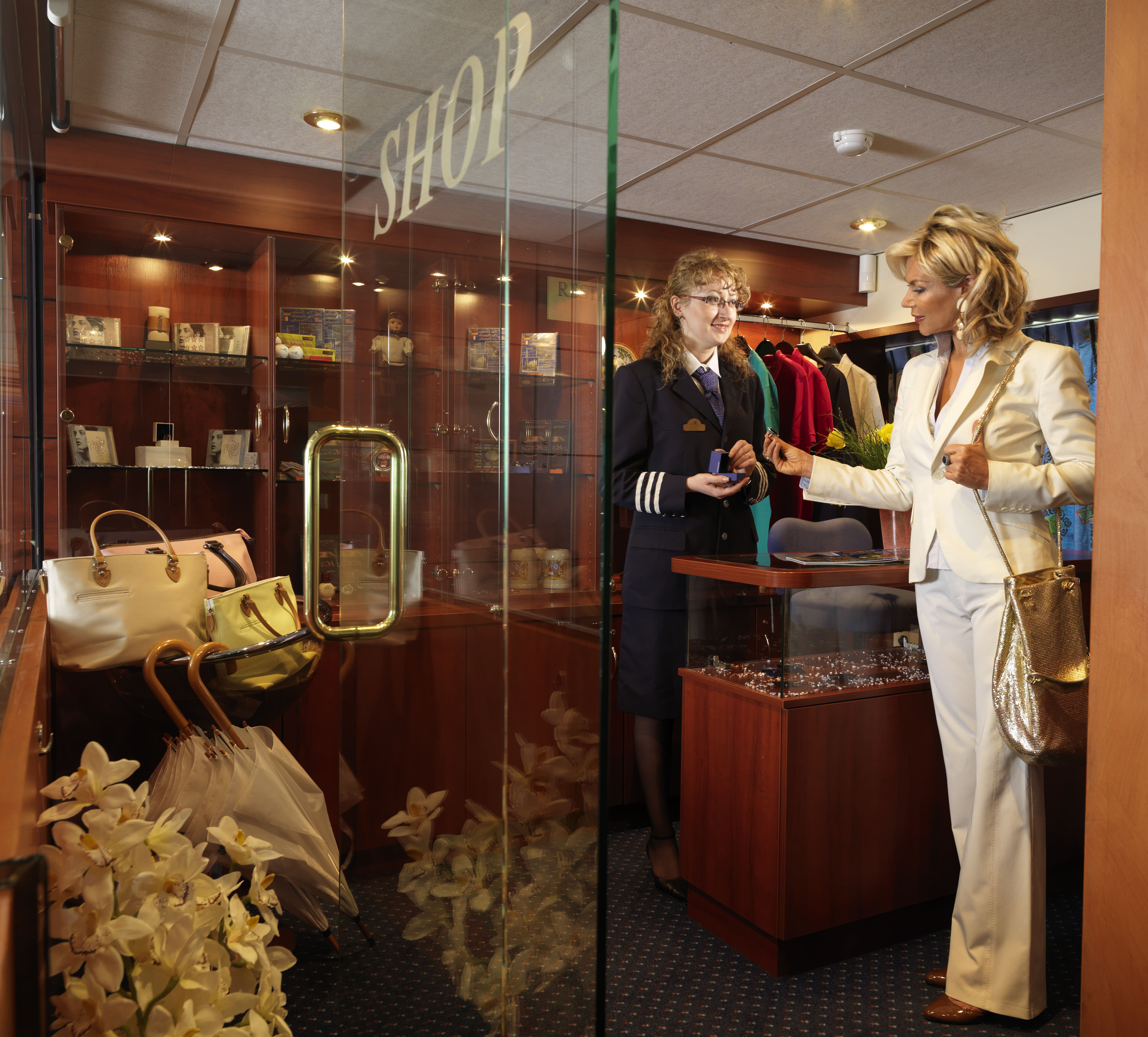 Amadeus River Cruises - Amadeus Classic - Gift Shop.jpg