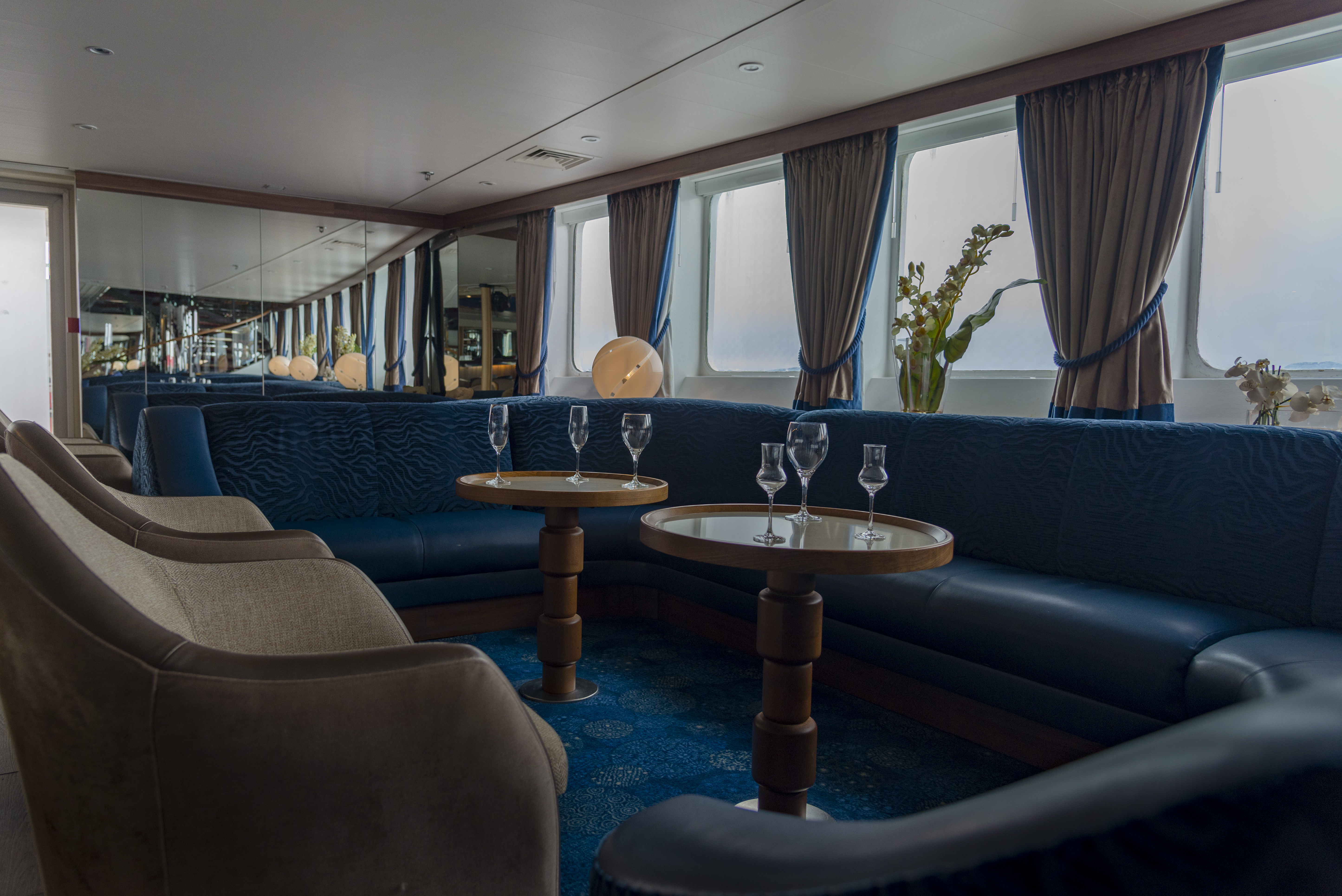 Quark Expeditions_Ocean Diamond_Public Spaces_The Club-DIA-04.jpg