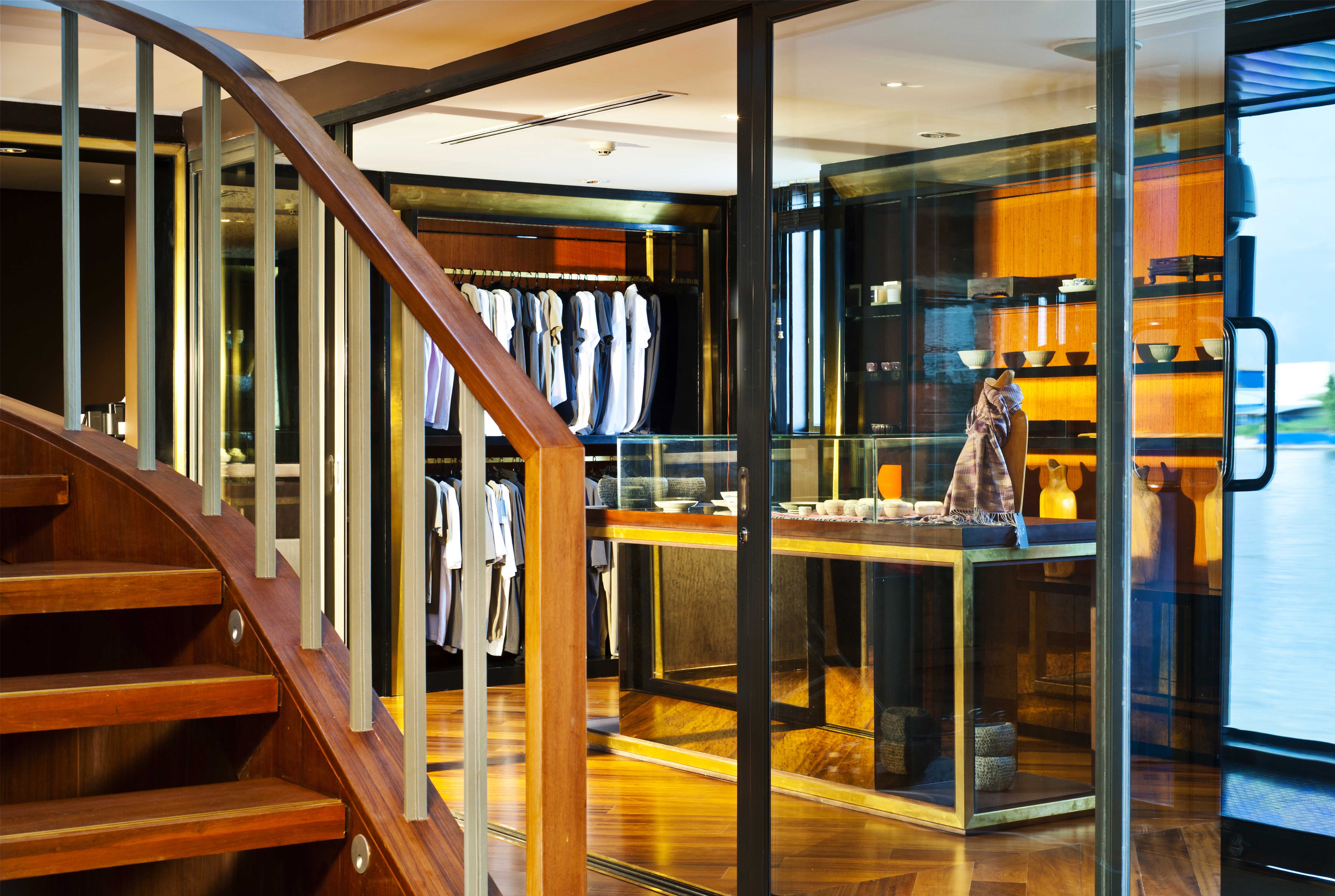 Aqua Mekong - Boutique.jpg