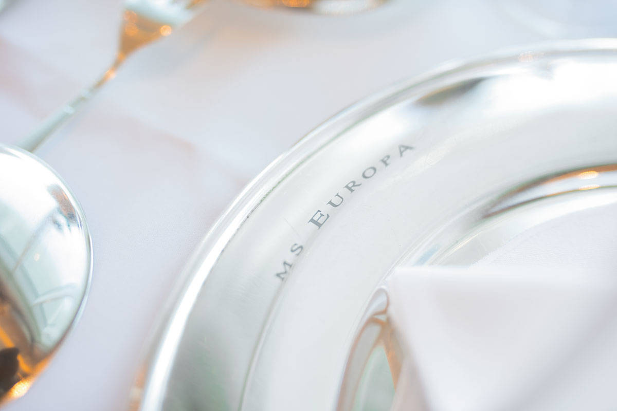 Hapag Lloyd Cruises MS Europa Europa Restaurant 5.jpg