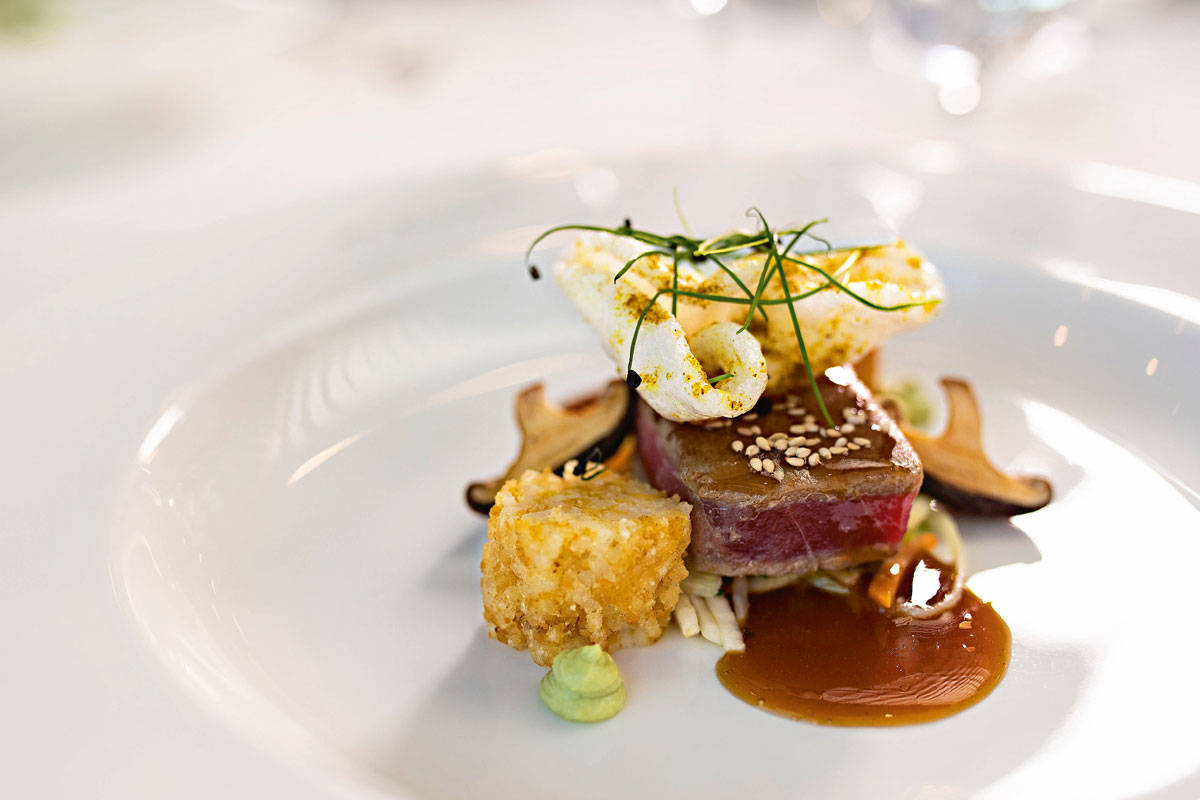 Hapag Lloyd Cruises MS Europa Europa Restaurant 4.jpg