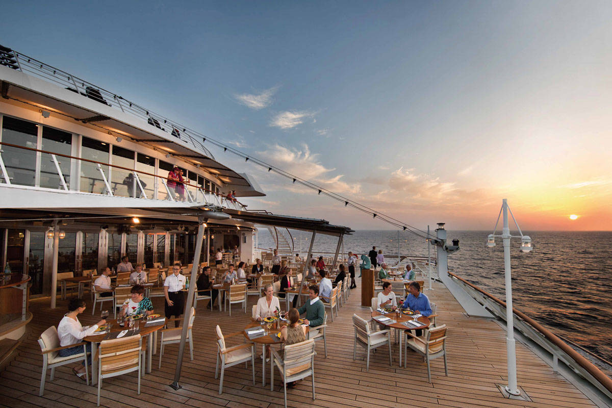Hapag Lloyd Cruises MS Europa LideoCafe 2.jpg