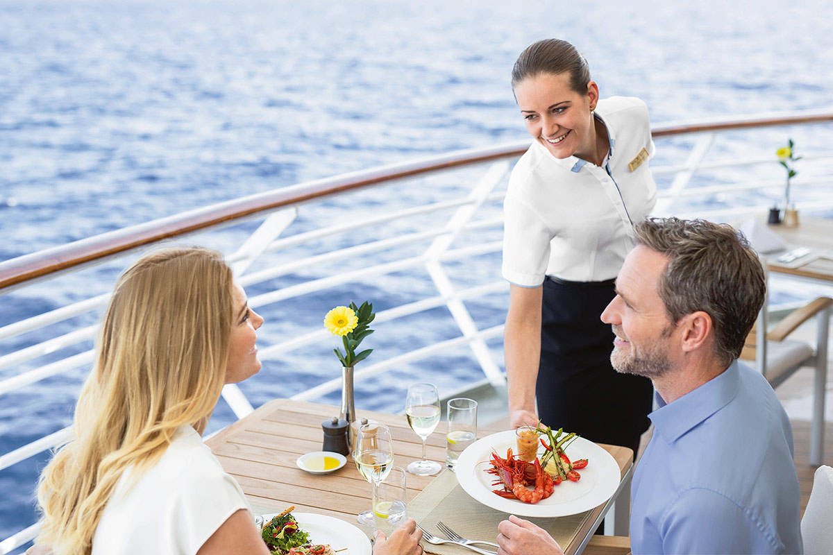 Hapag Lloyd Cruises MS Europa Lido Cafe 1.jpg