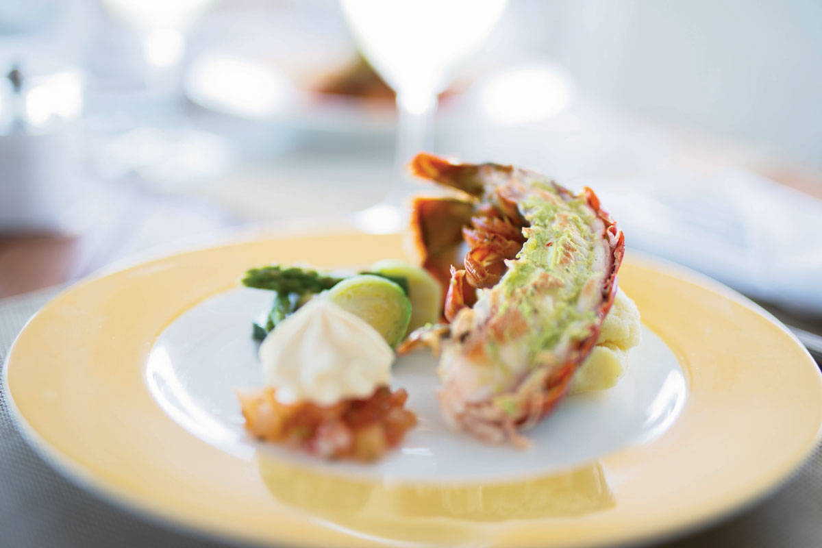 Hapag Lloyd Cruises MS Europa Lido Cafe 4.jpg