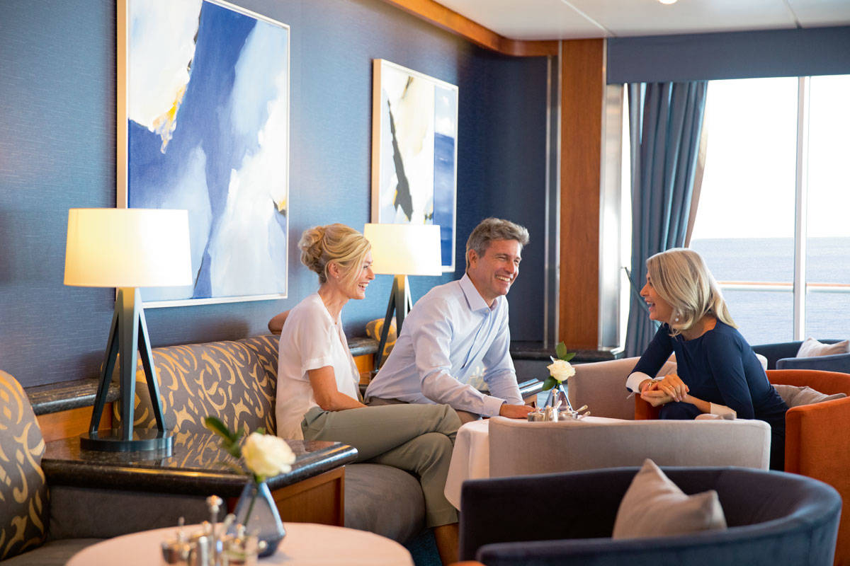 Hapag Lloyd Cruises MS Europa Club Belvedere.jpg