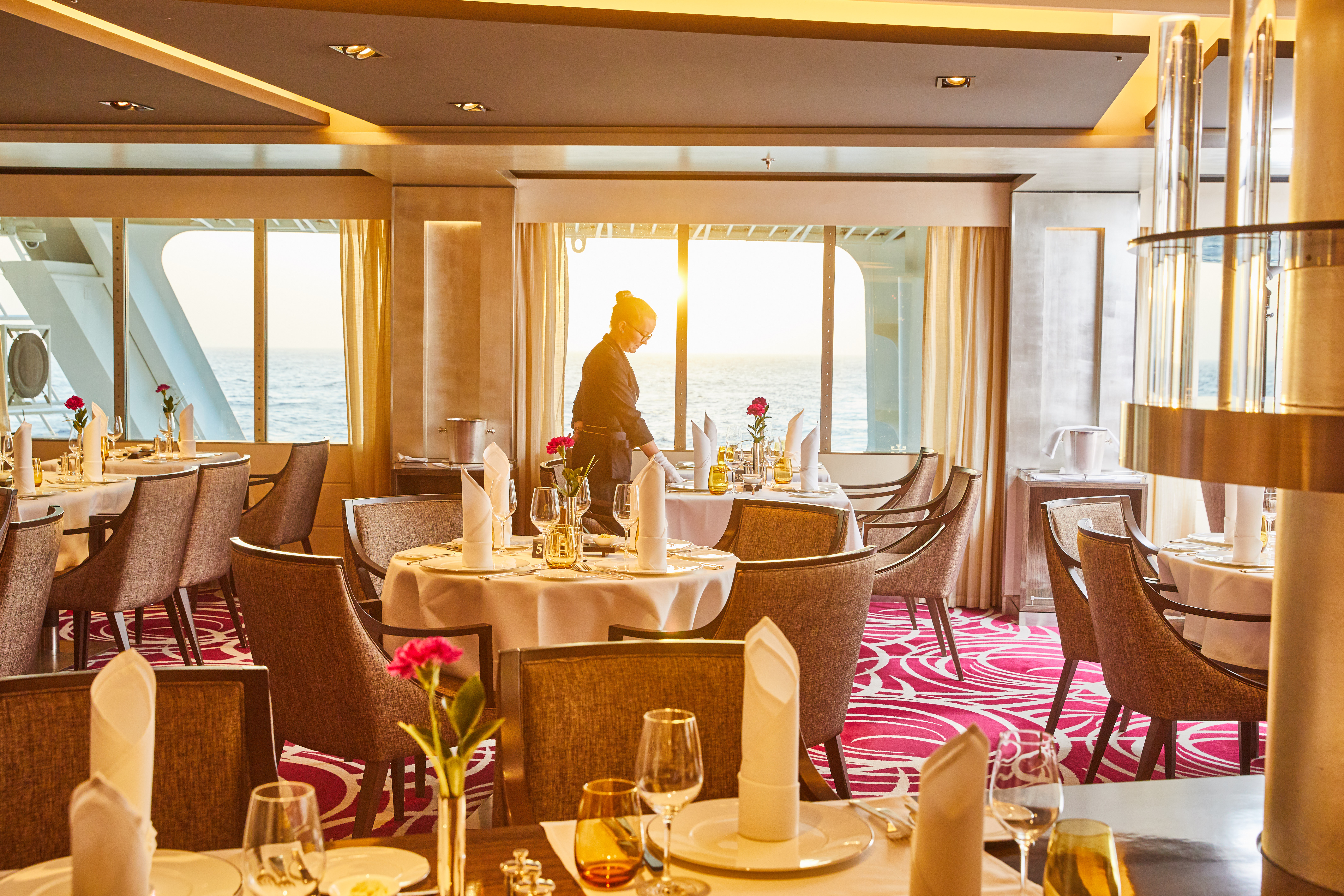 Hapag Lloyd Cruises MS Europa 2 Weltmeere.jpg