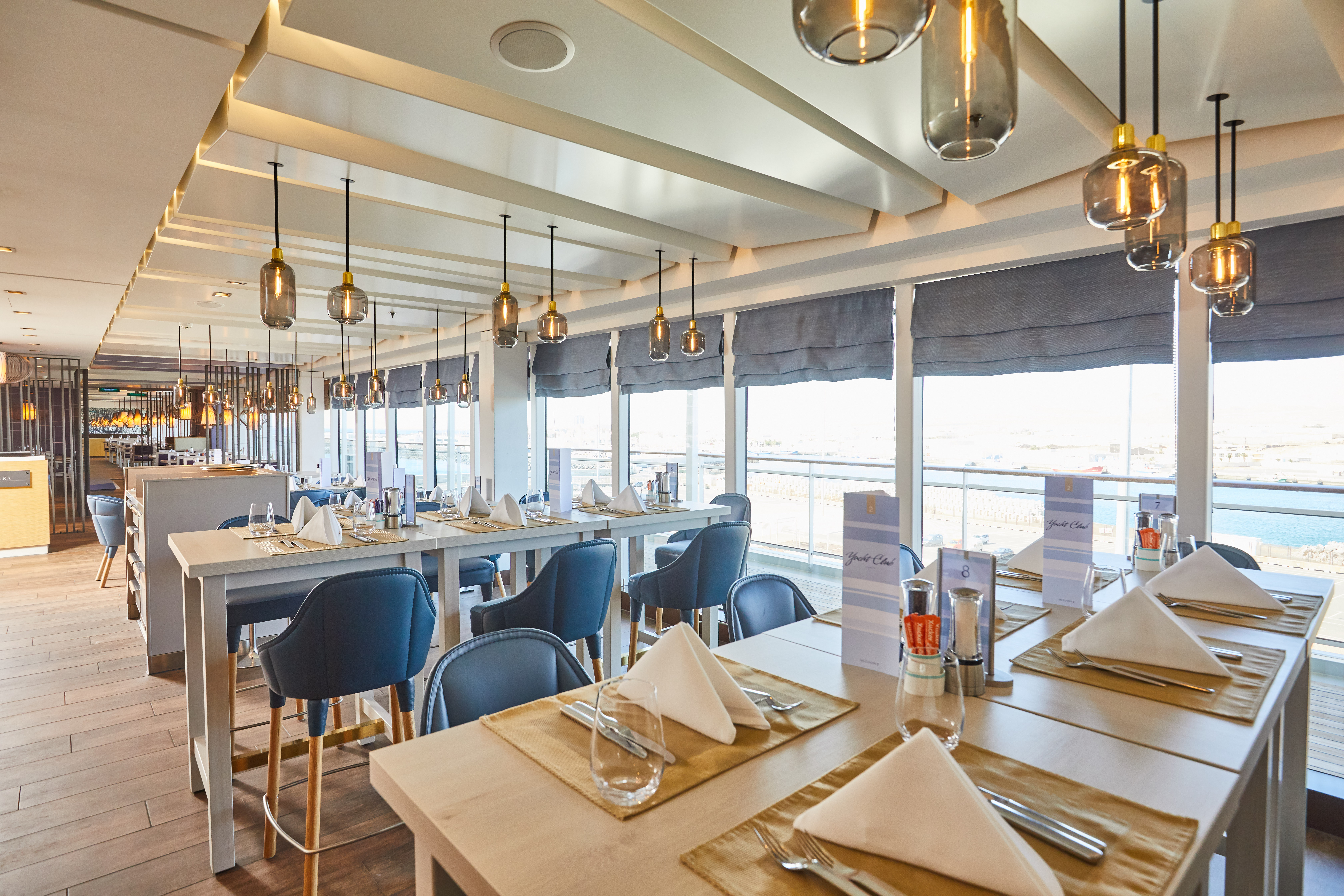 Hapag Lloyd Cruises MS Europa 2 Yacht Club Restaurant 2.jpg