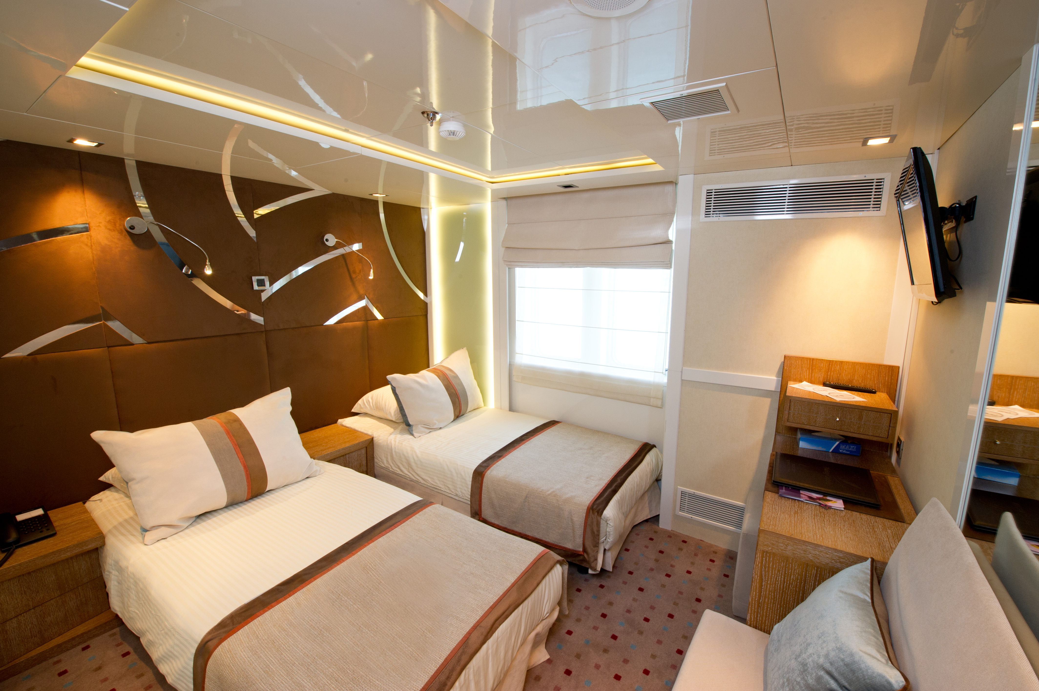Variety Cruises Variety Voyager Cat A Cabin Twin 2.jpg