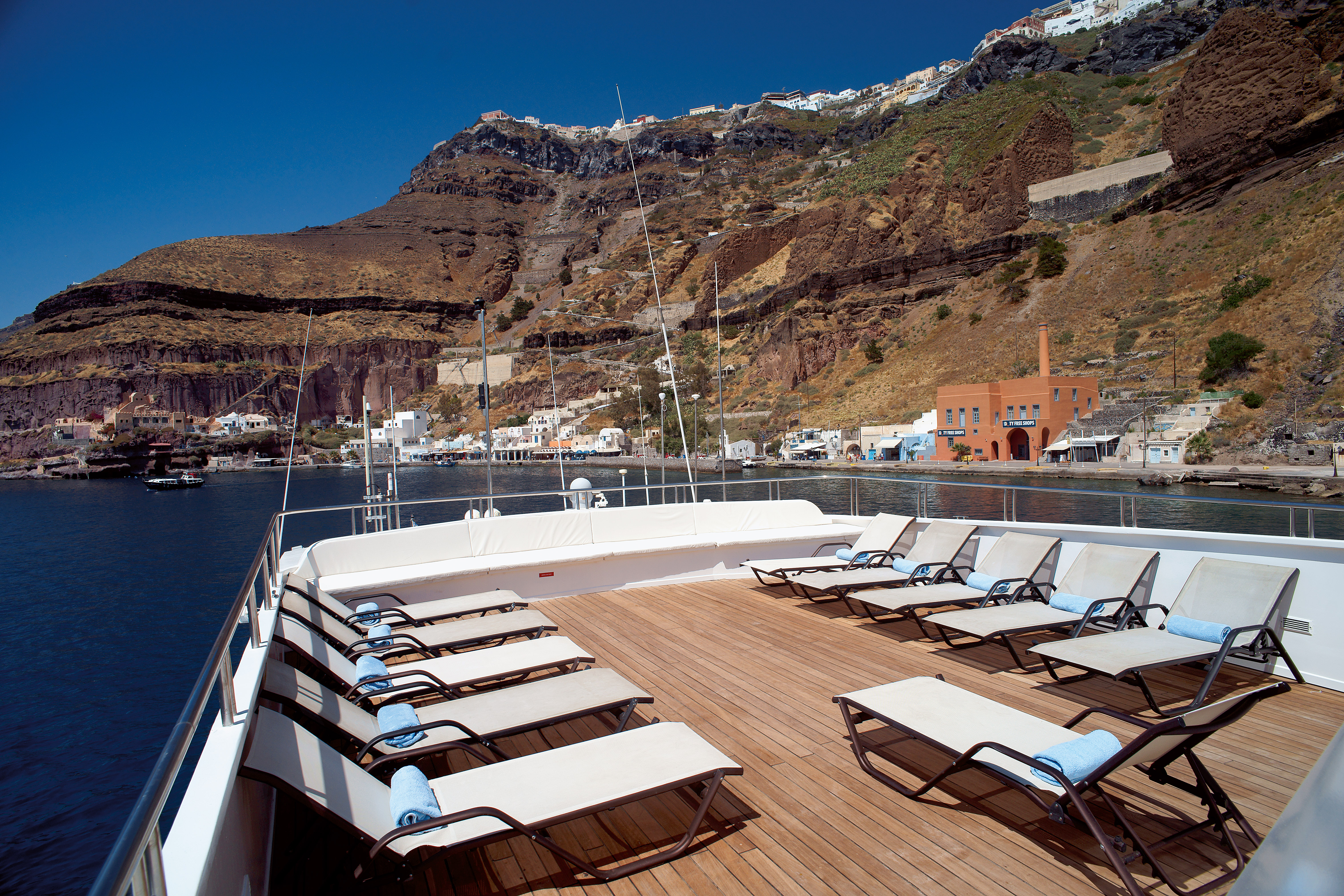 Variety Cruises Harmony G Sun Deck.jpg