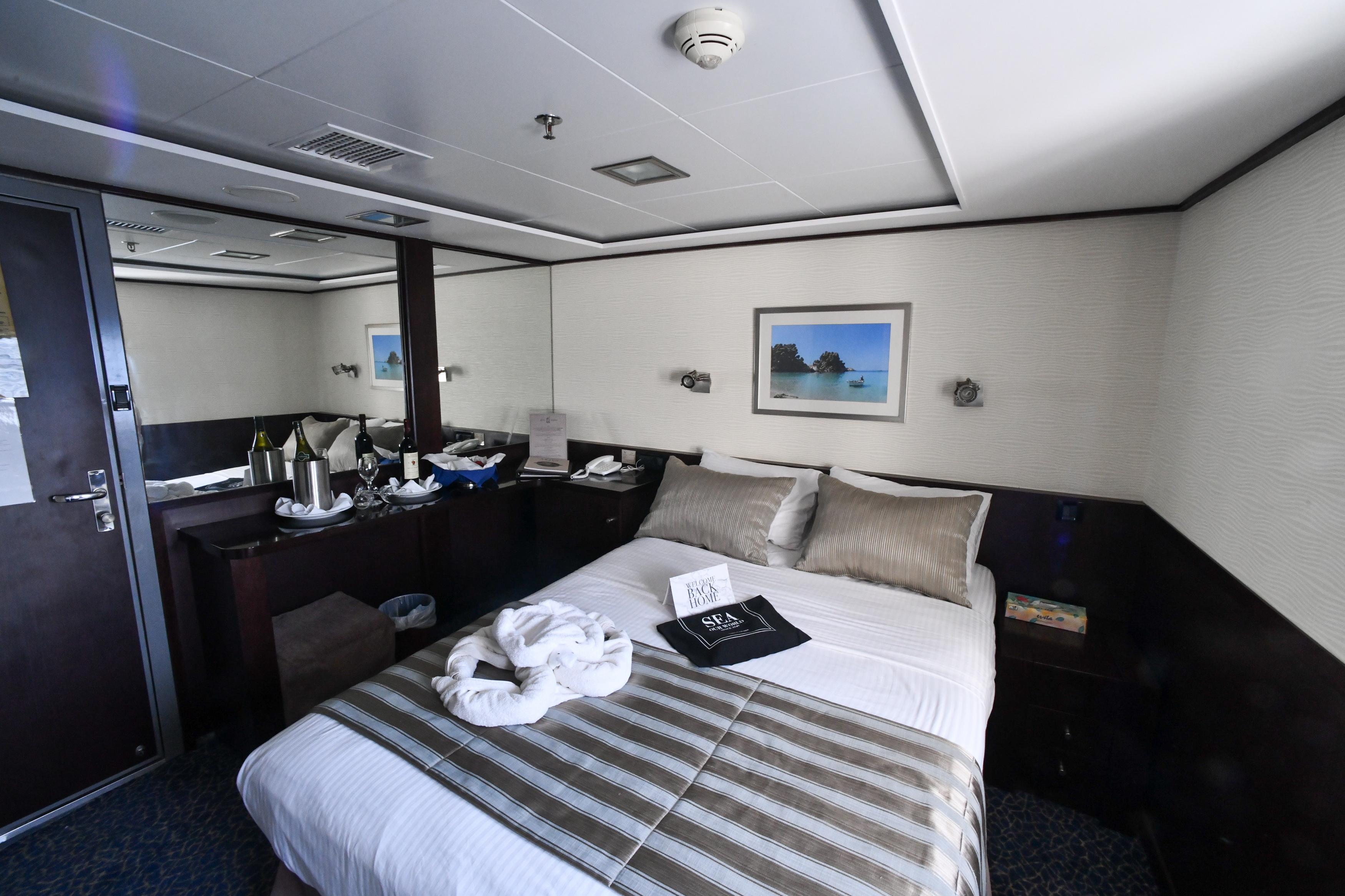 Variety Cruises Harmony V Category C Double Bedded cabin 2.jpg
