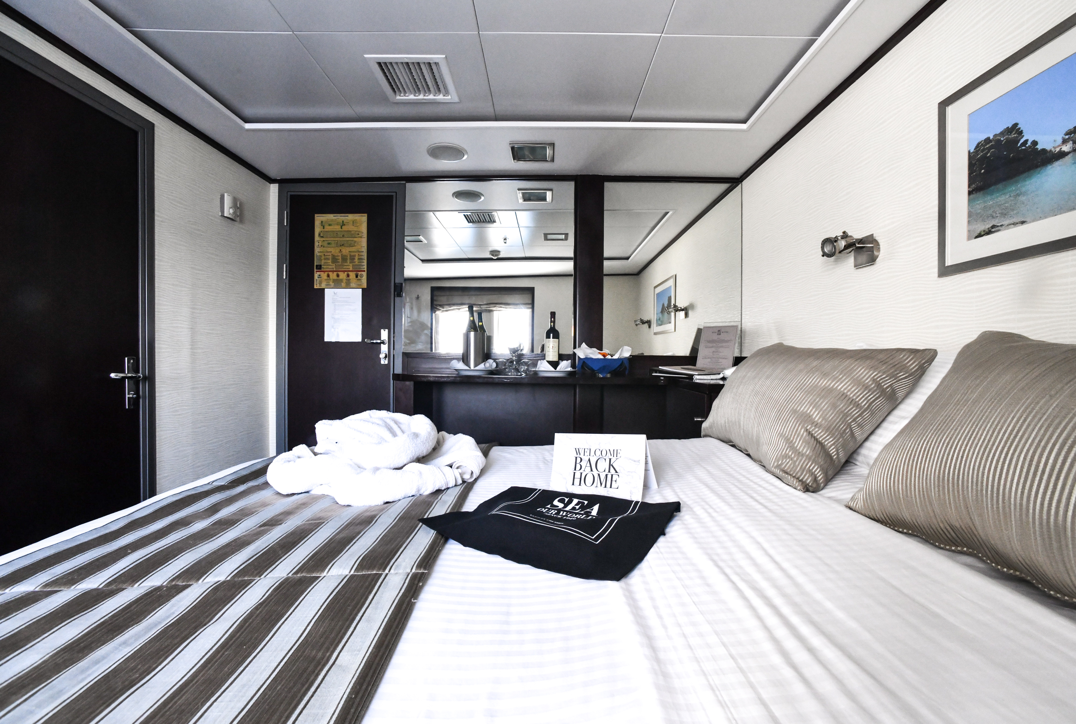 Variety Cruises Harmony V Category C Double Bedded cabin.jpg