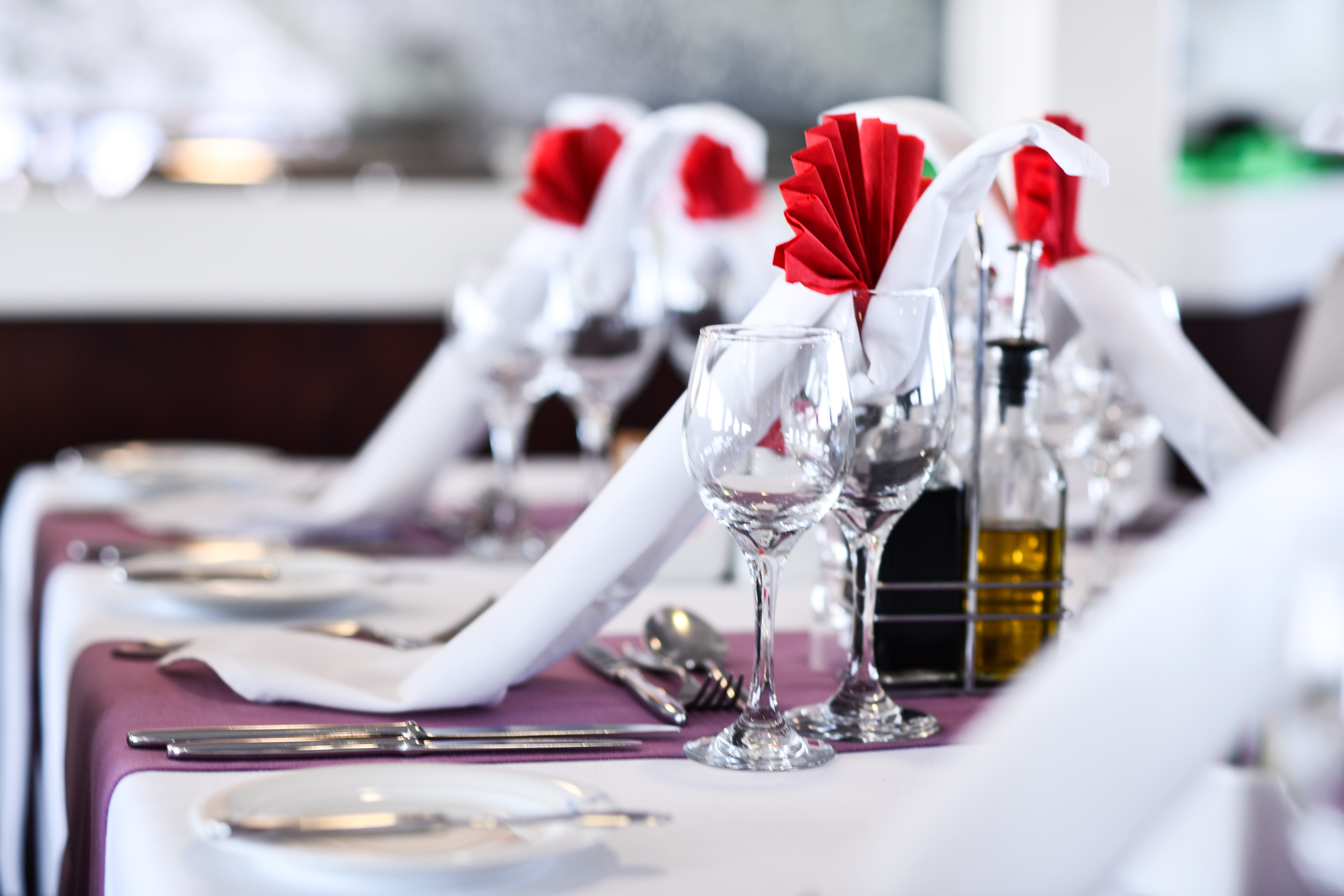Variety Cruises Harmony V Dining 1.jpg