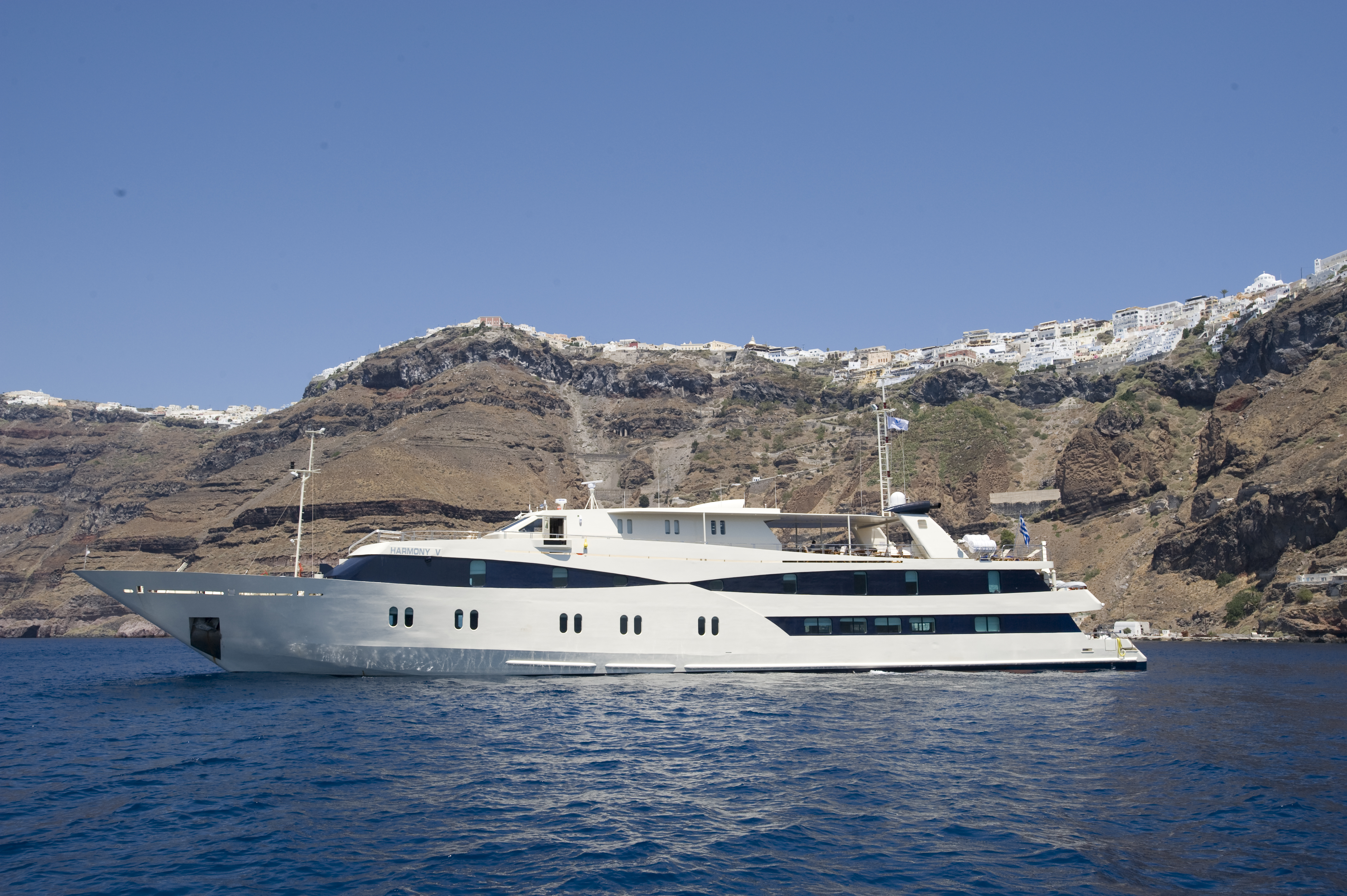 Variety Cruises Harmony V Exterior.jpg