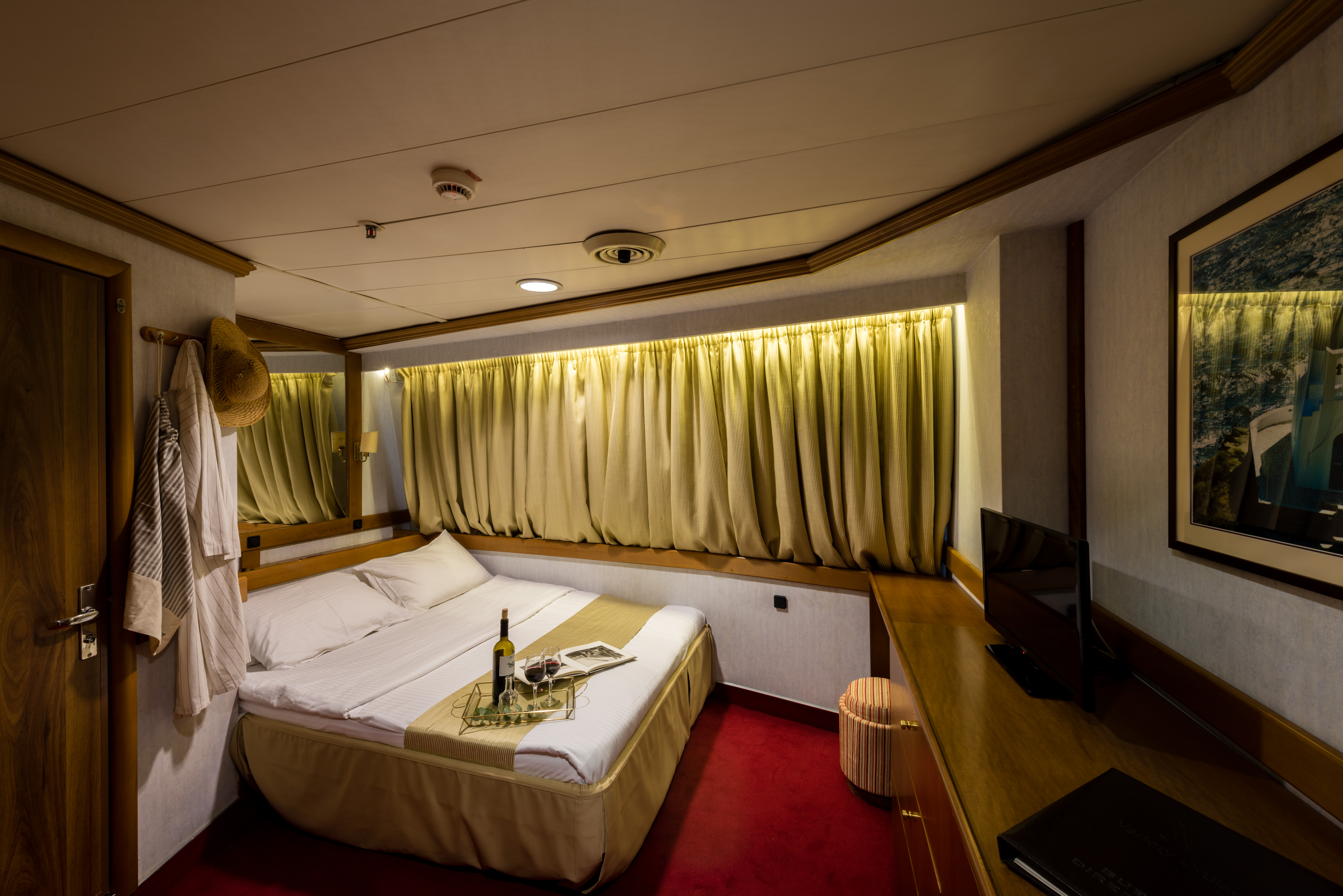 Variety Cruises Panorama Cat A - Double _1_.jpg