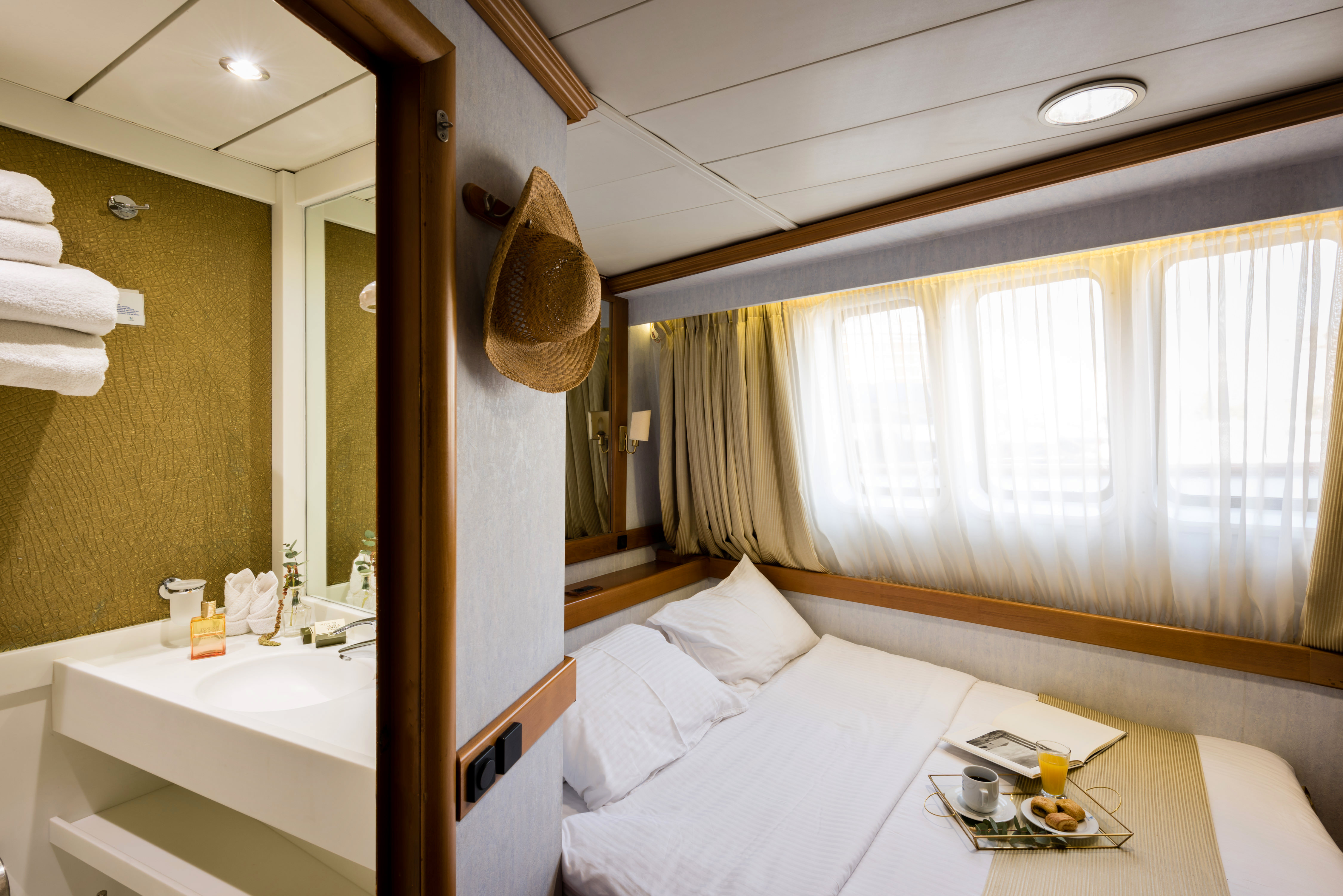 Variety Cruises Panorama Cat A - Double.jpg