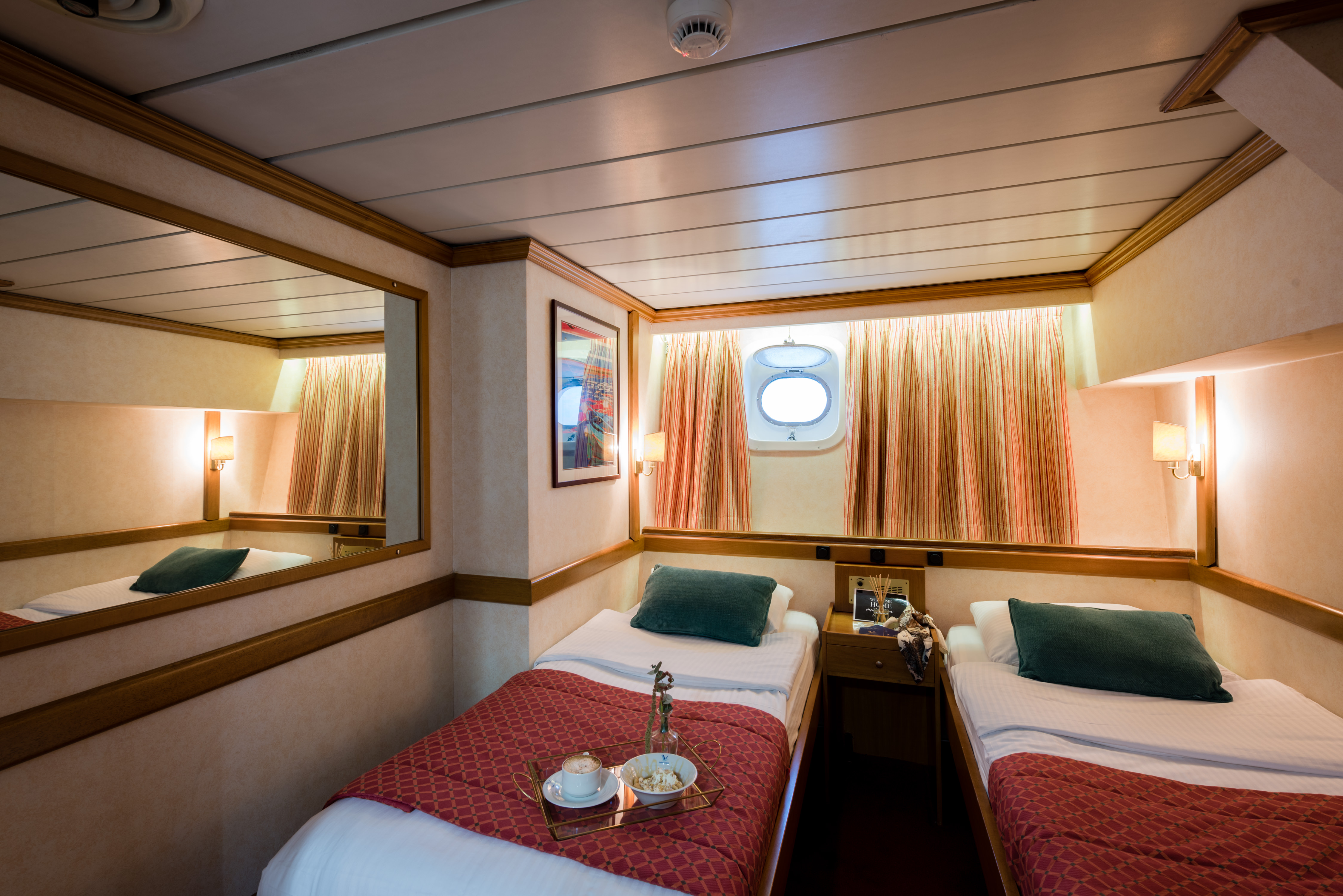 Variety Cruises Panorama Cat B - Twin.jpg