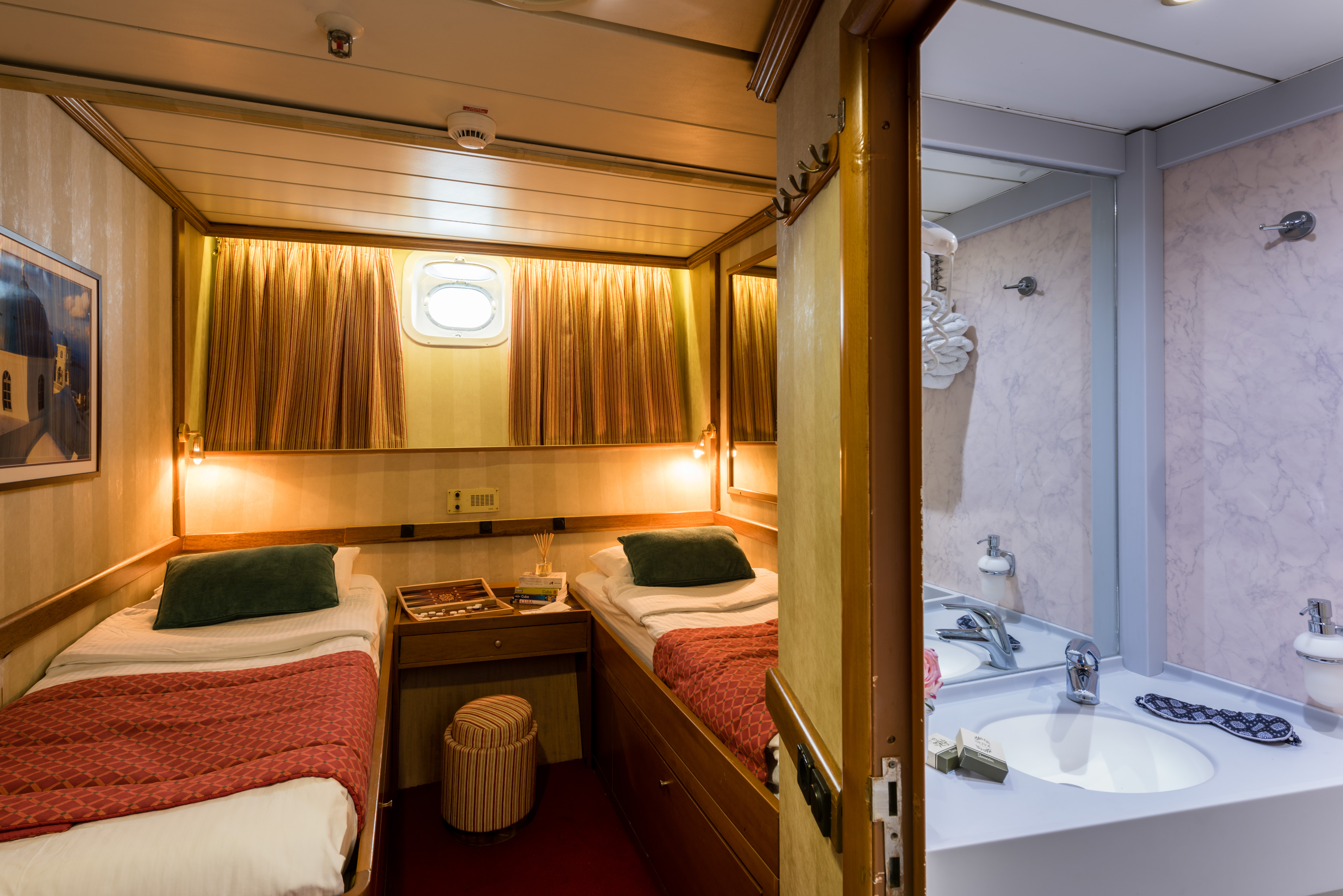 Variety Cruises Panorama Cat C-Twin _6_.jpg
