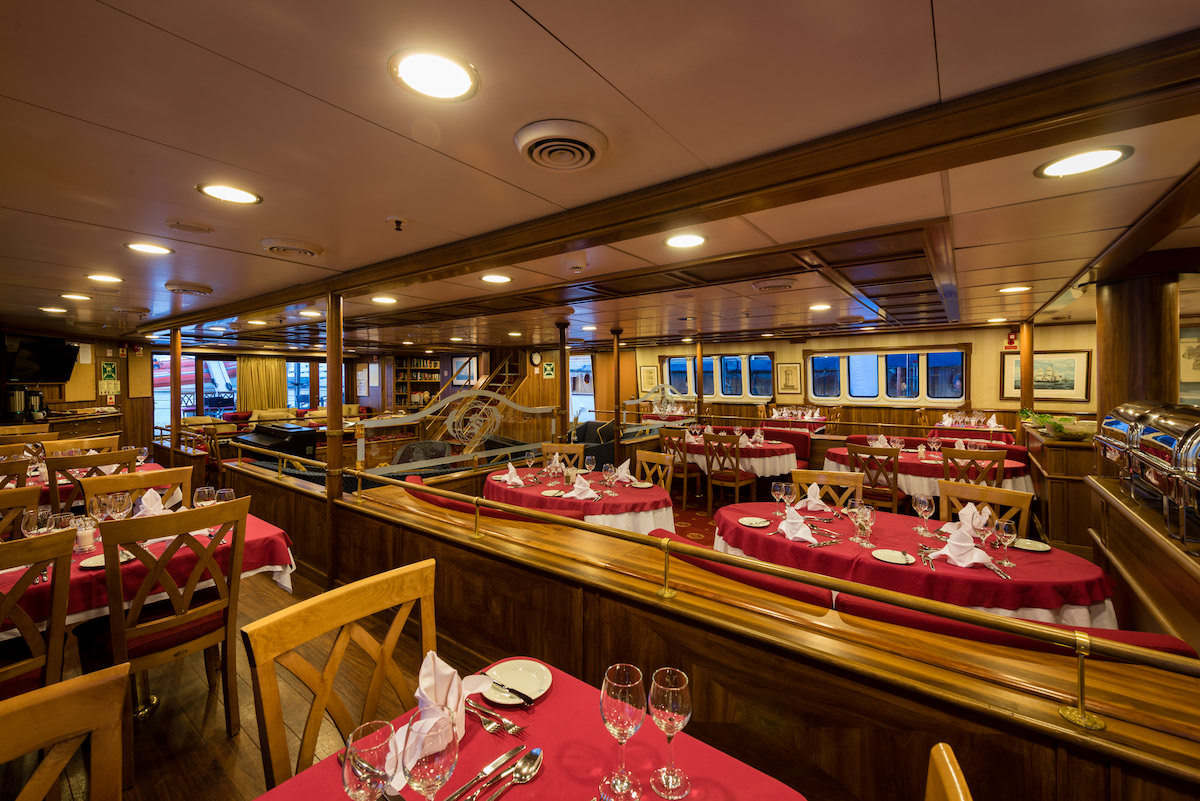 Variety Cruises Panorama Dining Room.jpg