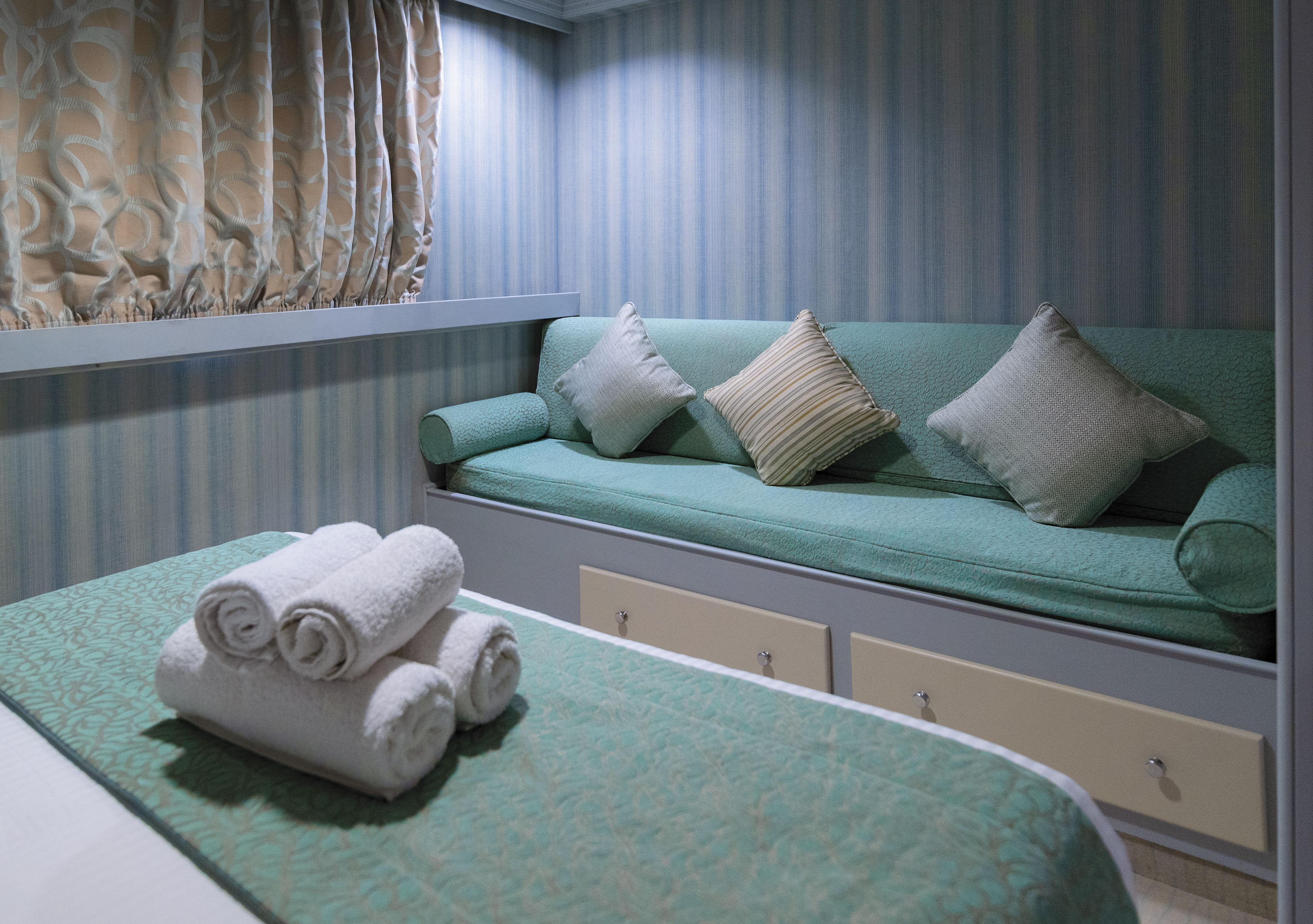 Variety Cruises Pegasos Cat P Cabin 2.jpg