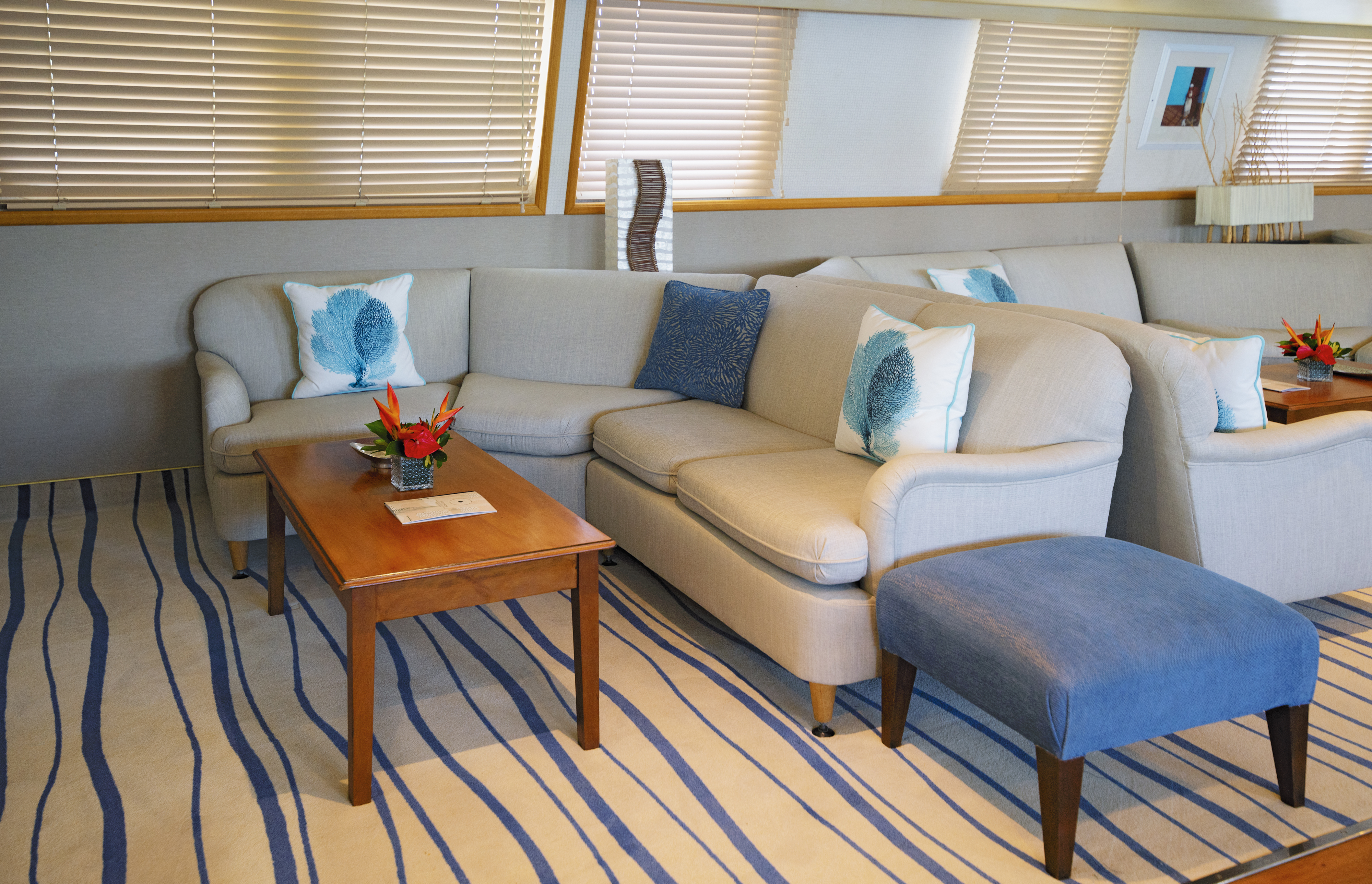 Variety Cruises Pegasos Indoor Lounge 3.jpg