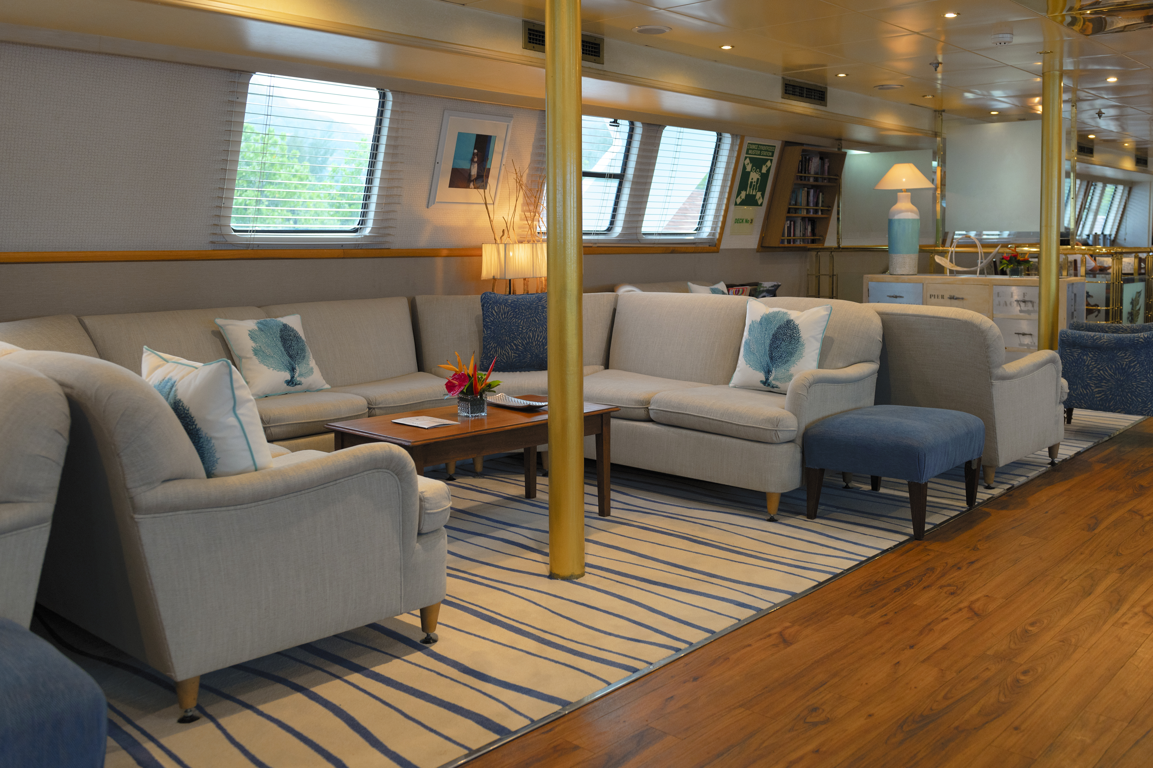 Variety Cruises Pegasos Indoor Lounge 8.jpg