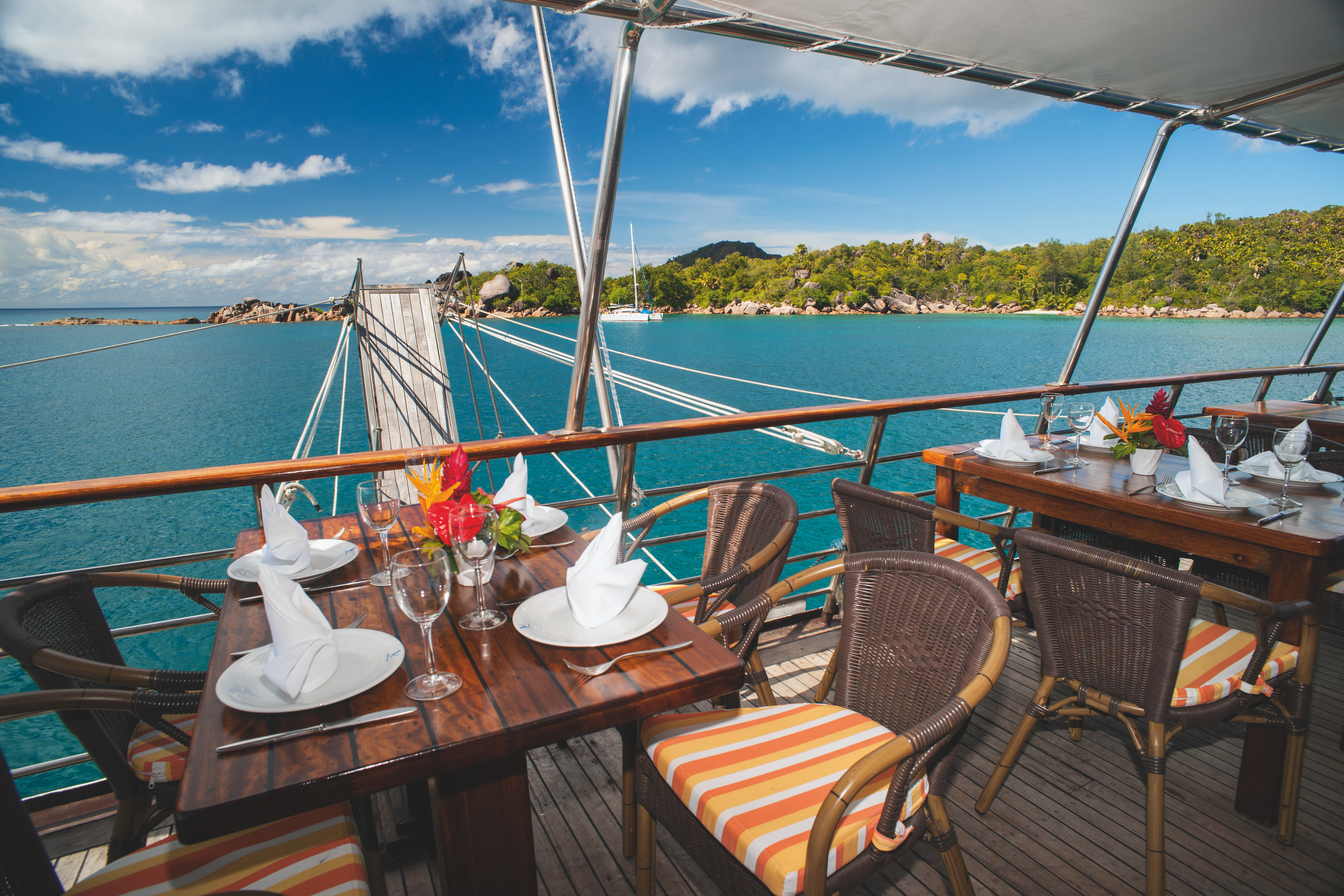 Variety Cruises Pegasos Outdoors Dining.jpg