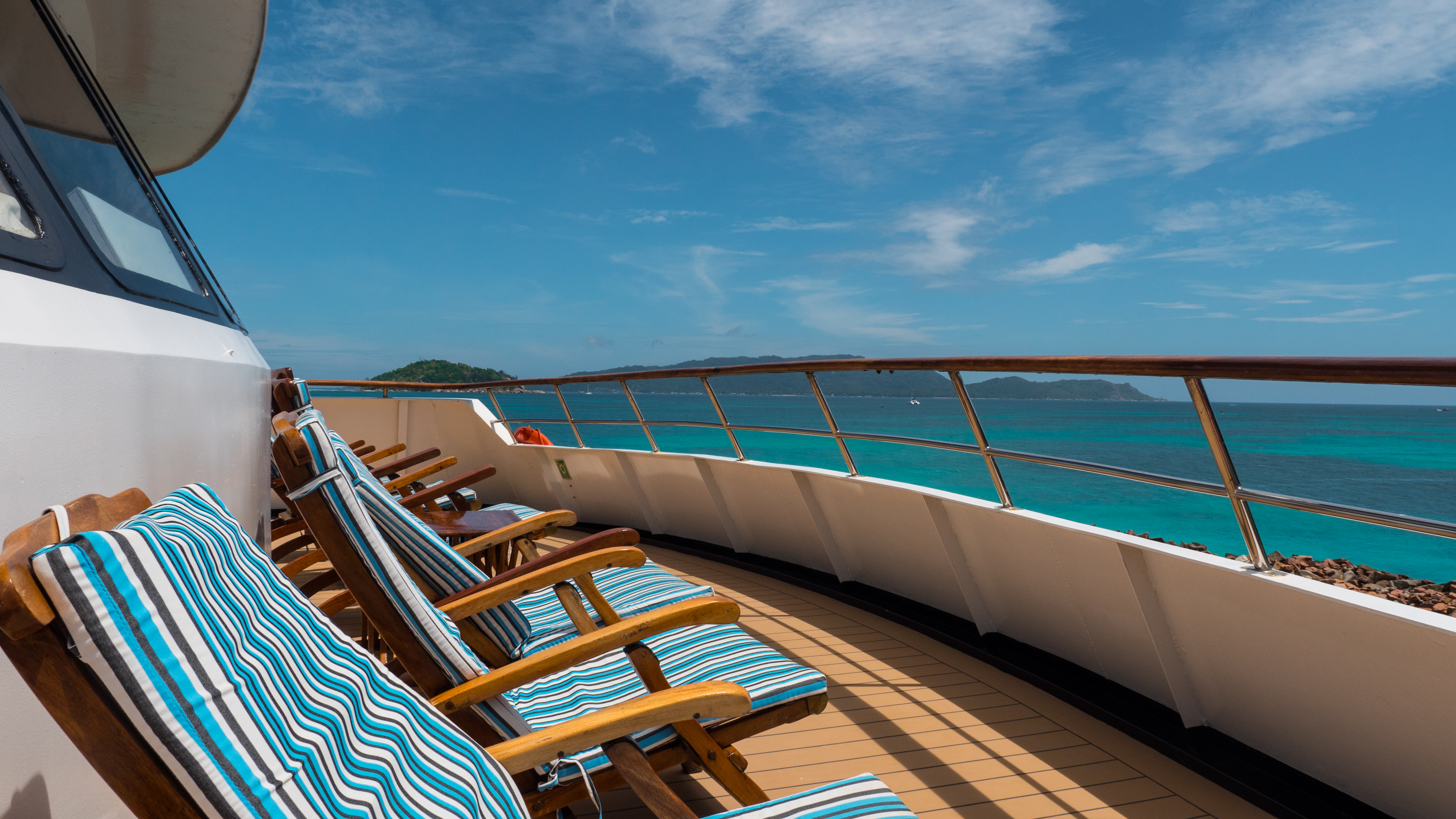 Variety Cruises Pegasos Sundeck 1.jpg