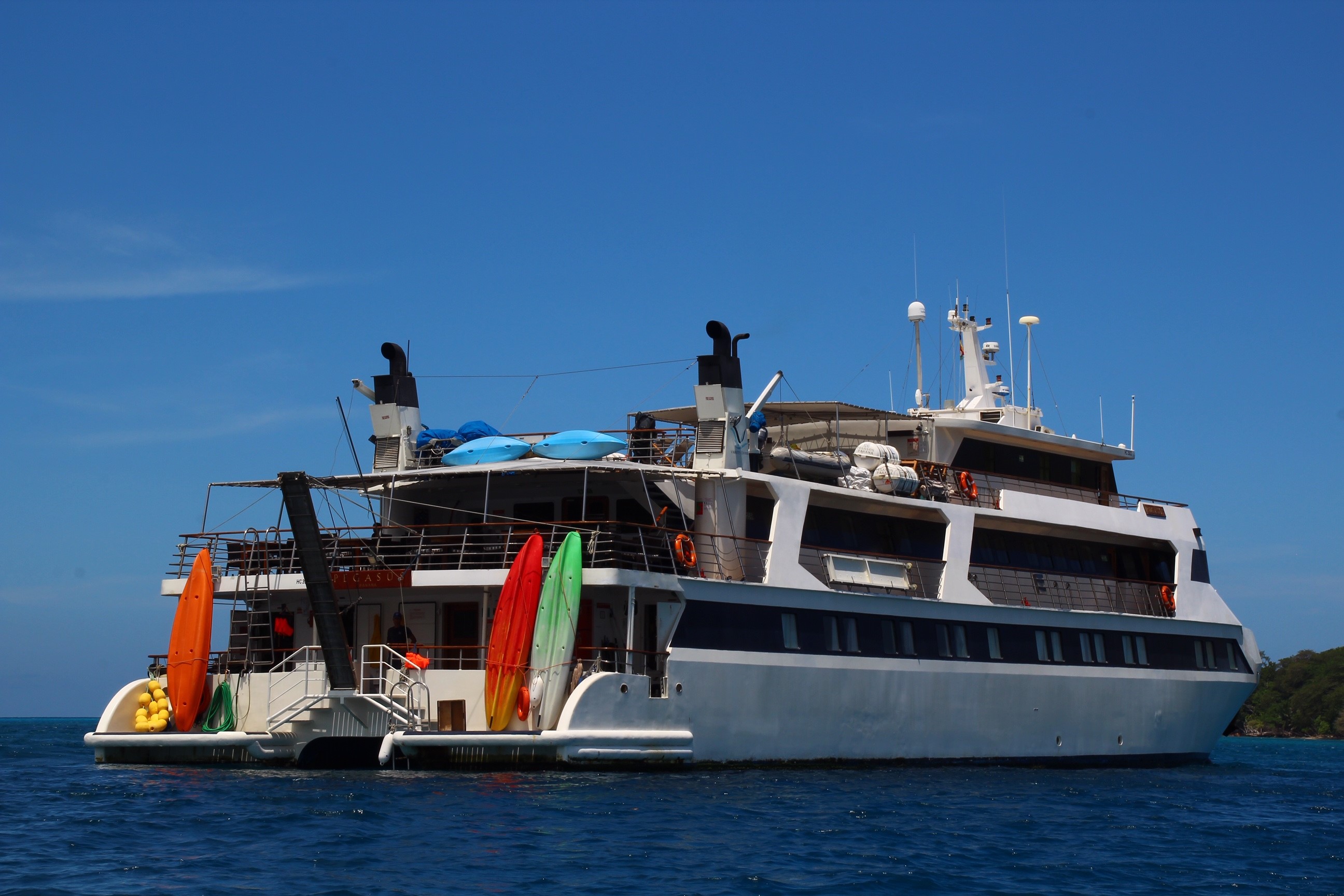 Variety Cruises Pegasos Swimstop.jpg