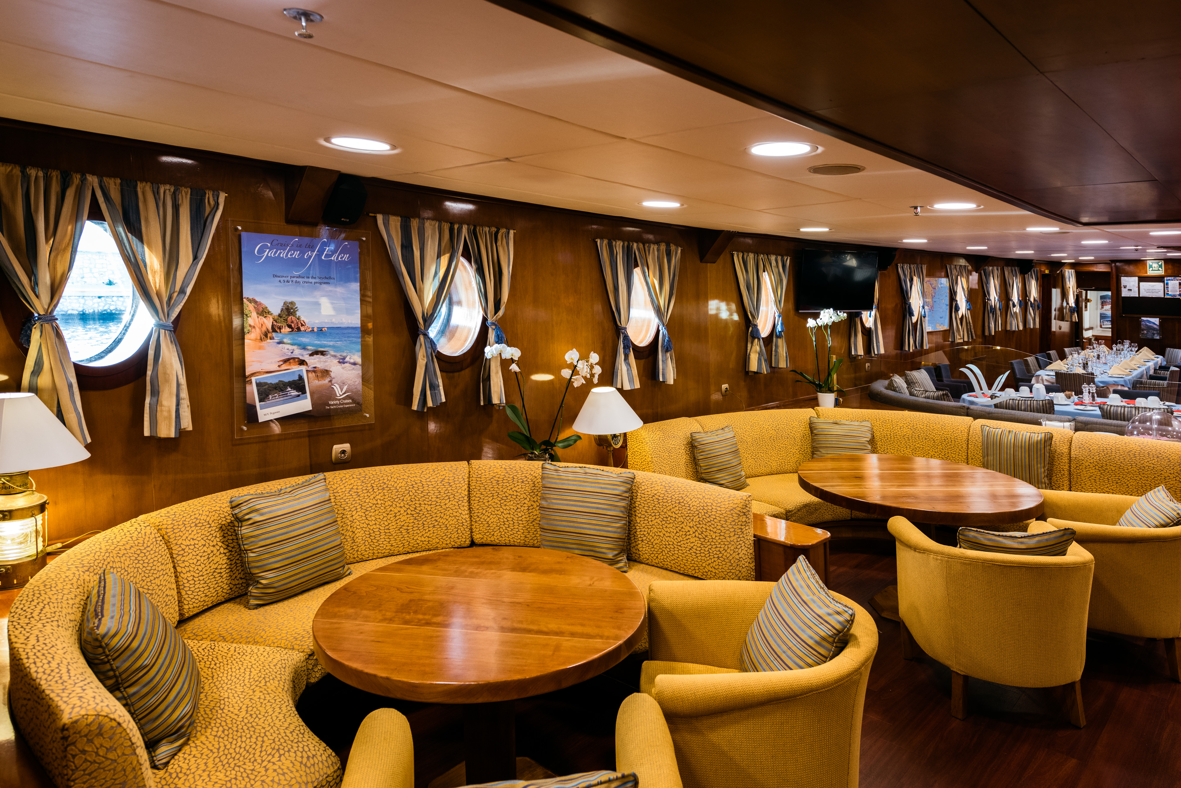Variety Cruises Galileo Main Deck Lounge Area _2_.jpg