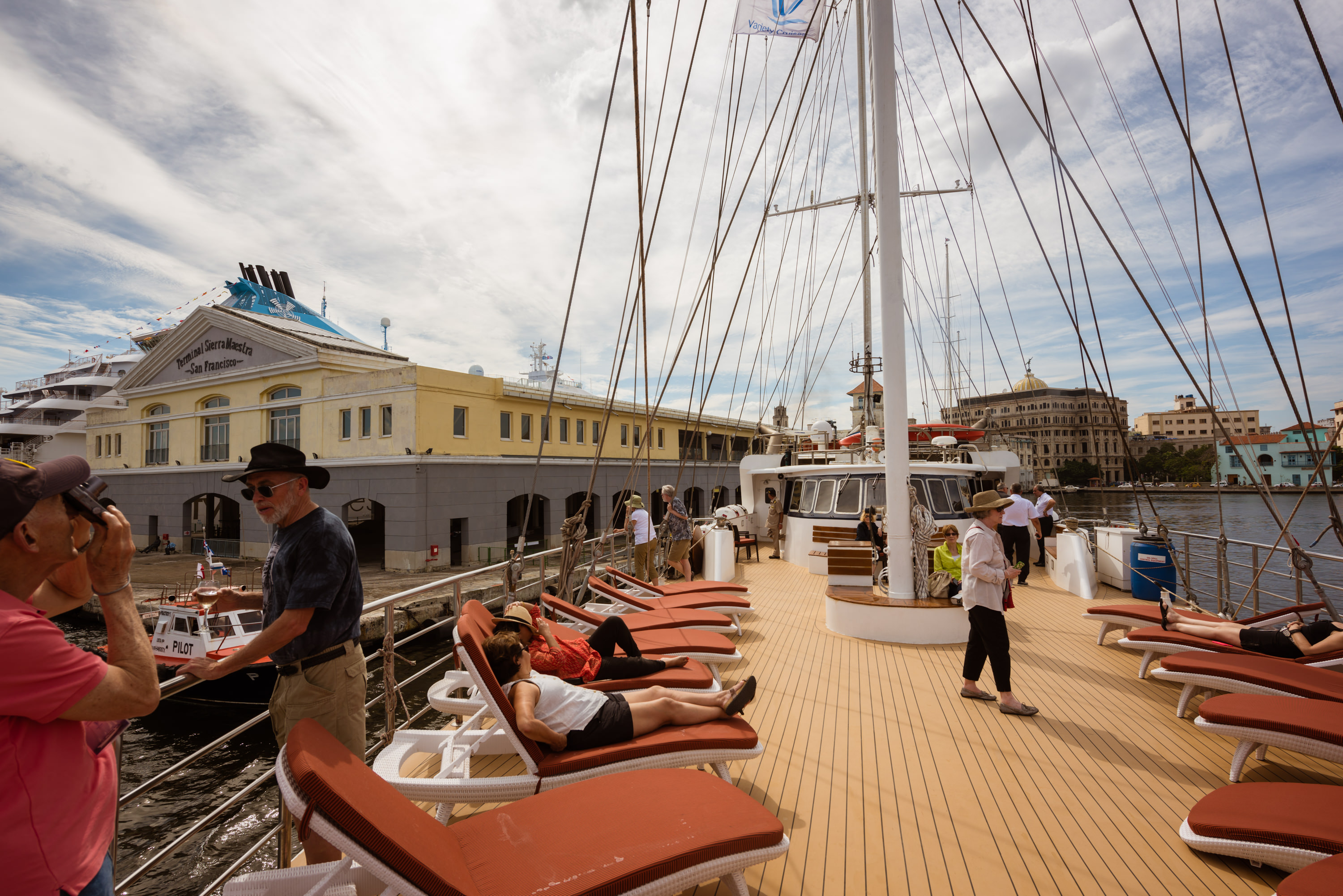 Variety Cruises Panorama II Sun Deck 1.jpg