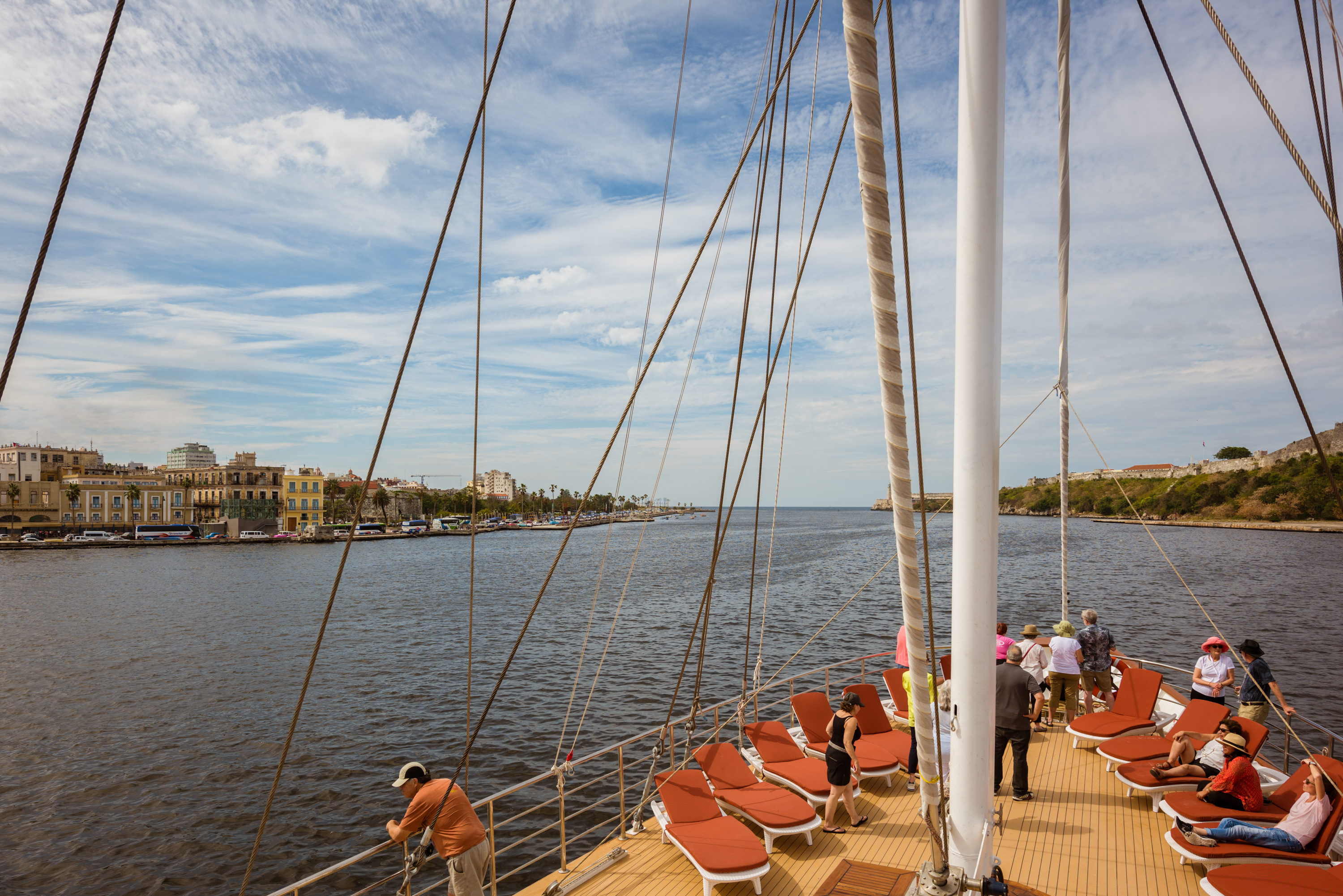 Variety Cruises Panorama II Sun Deck 3.jpg