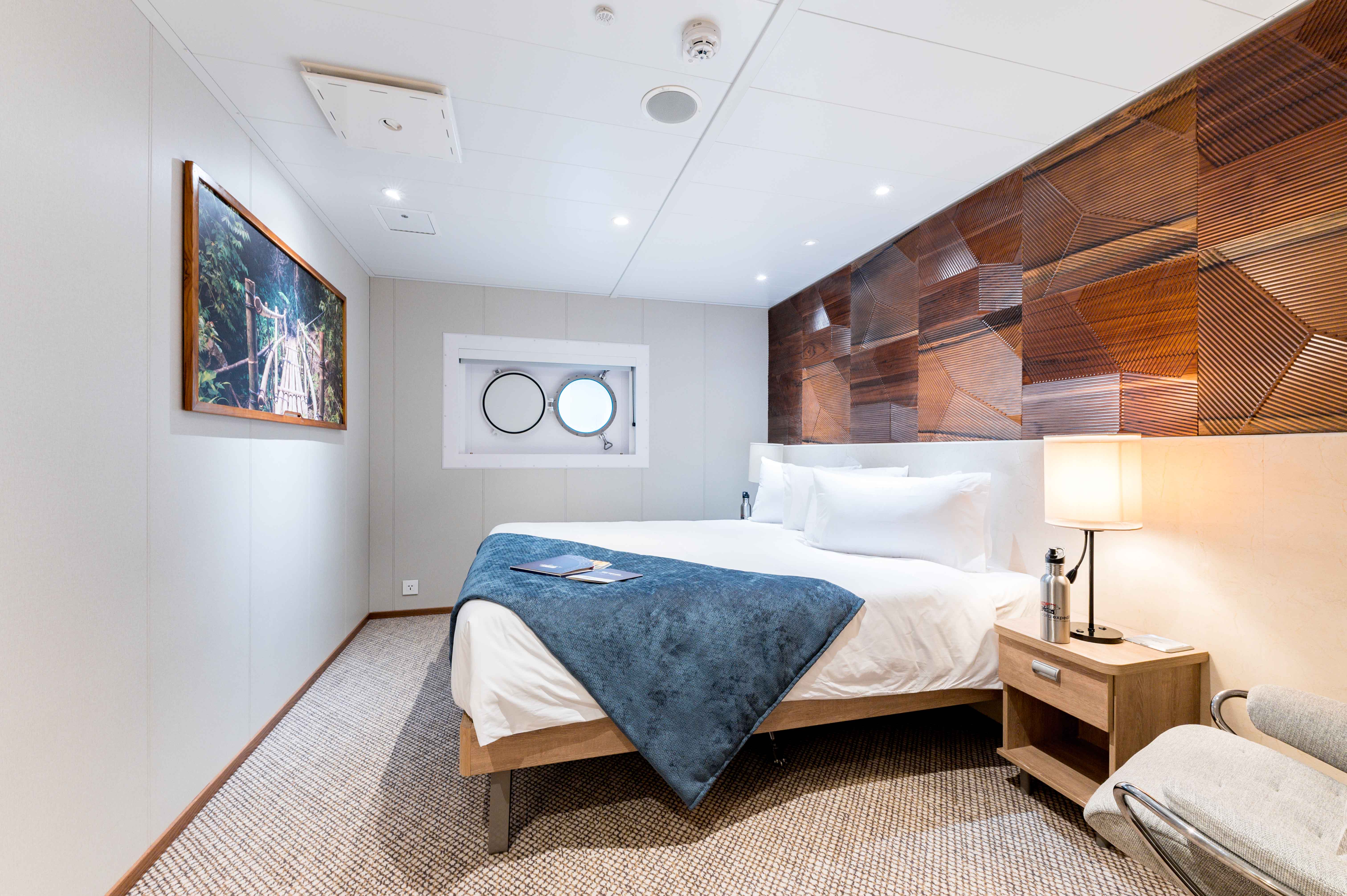 Coral Deck Stateroom _5_.jpg