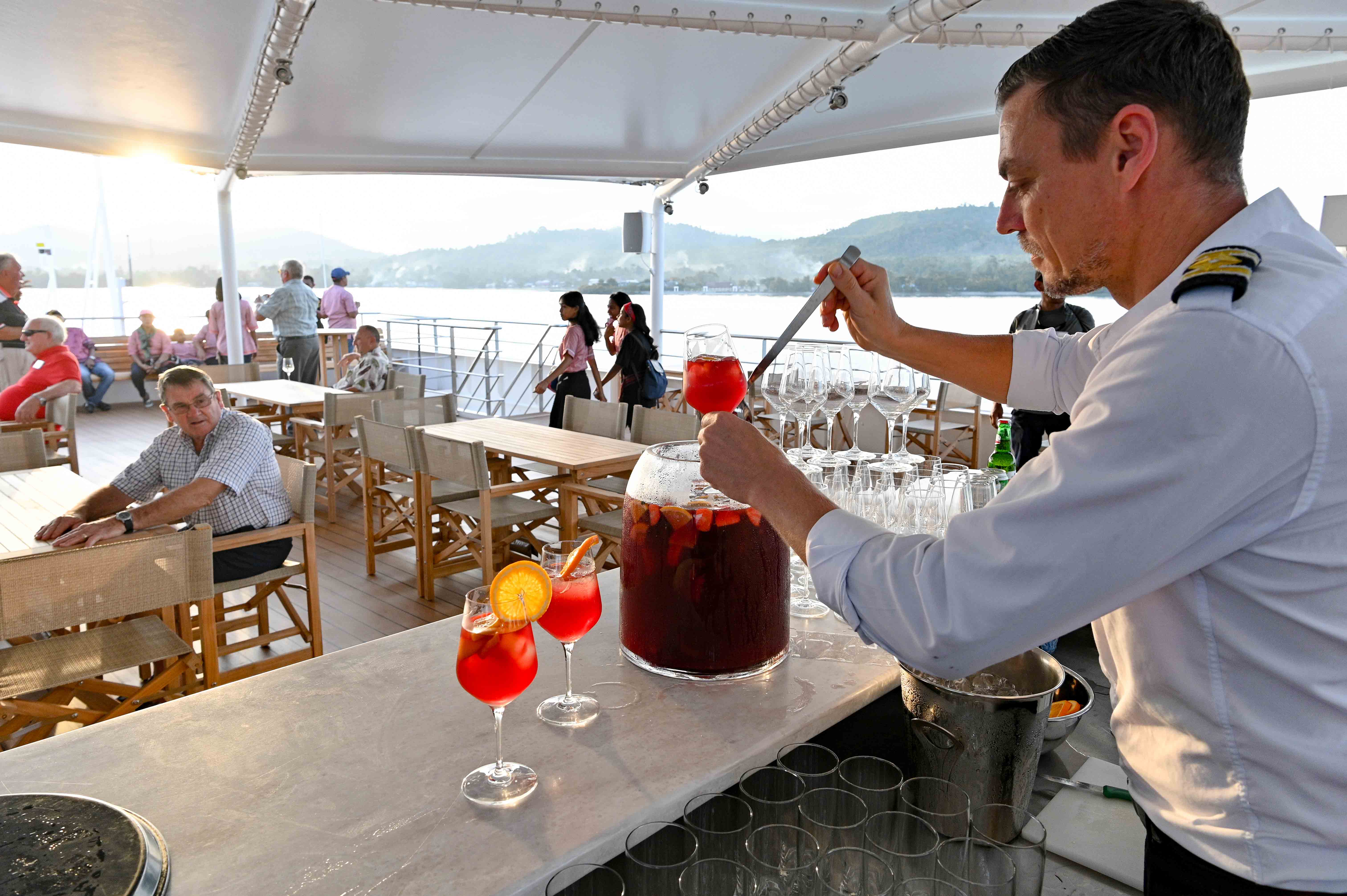 Coral Expeditions - Coral Adventurer - Sun Deck Bar 2.jpg